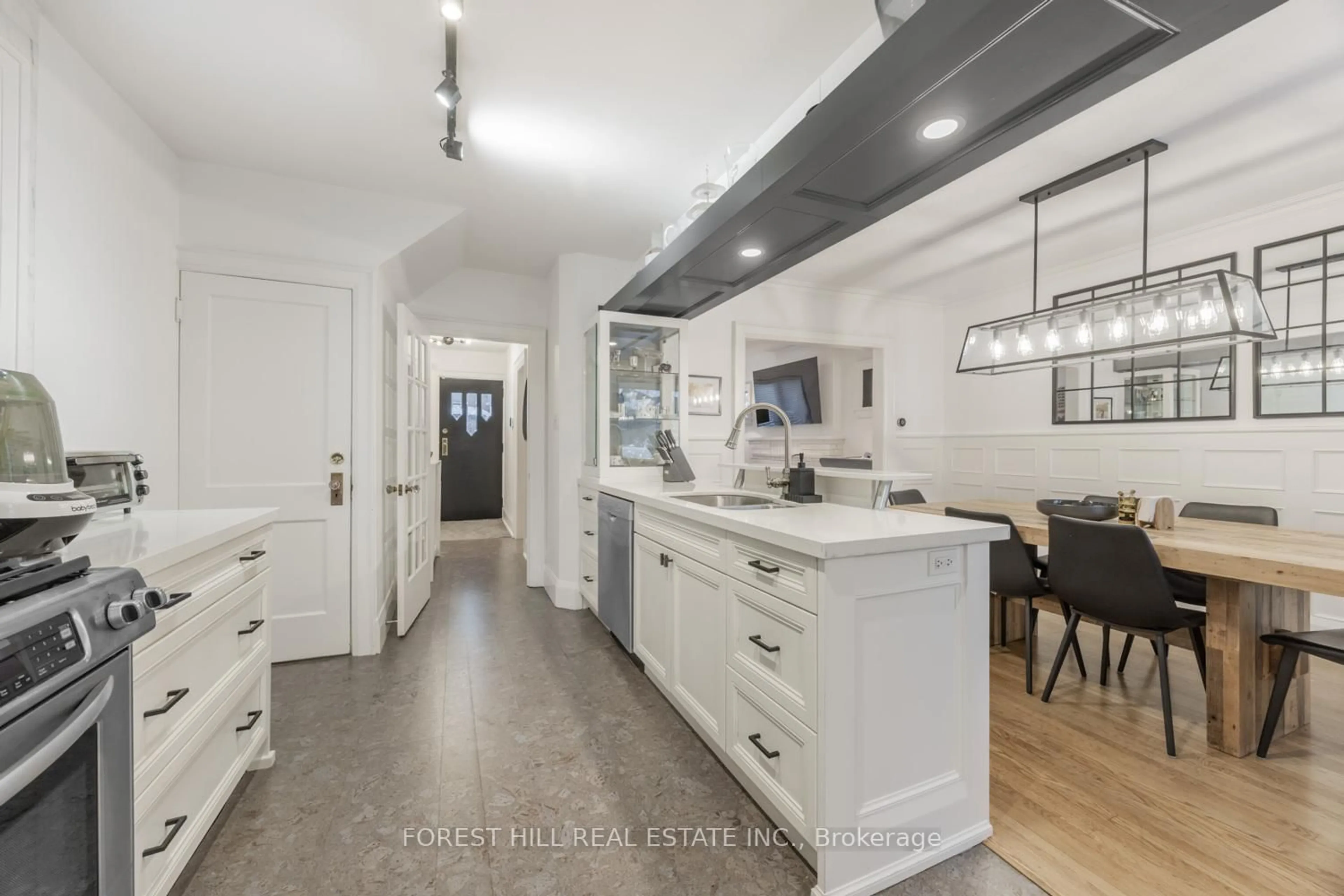 Open concept kitchen, unknown for 336 Arlington Ave, Toronto Ontario M6C 2Z9