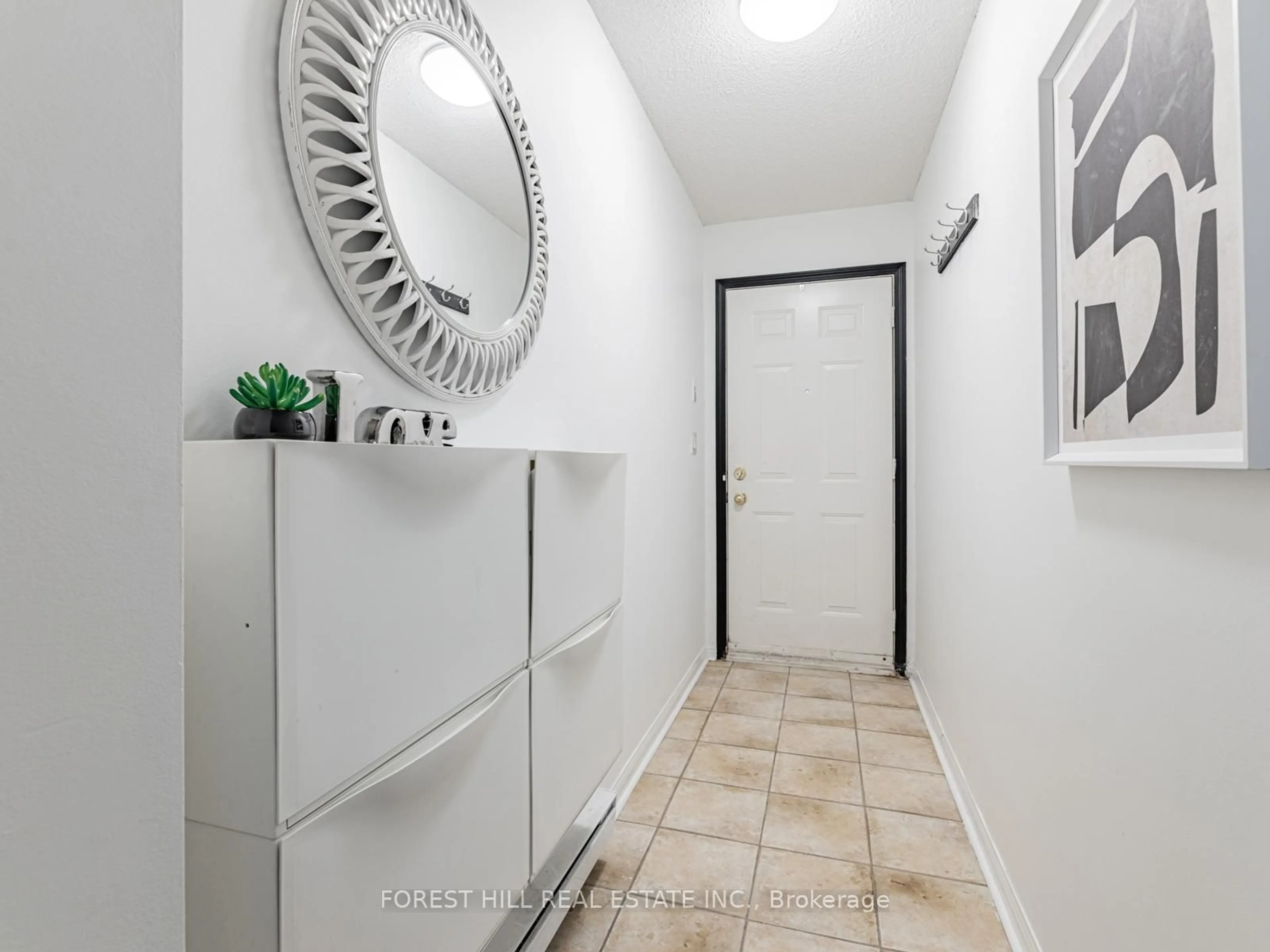 Indoor entryway for 3 Everson Dr #203, Toronto Ontario M2N 7C2