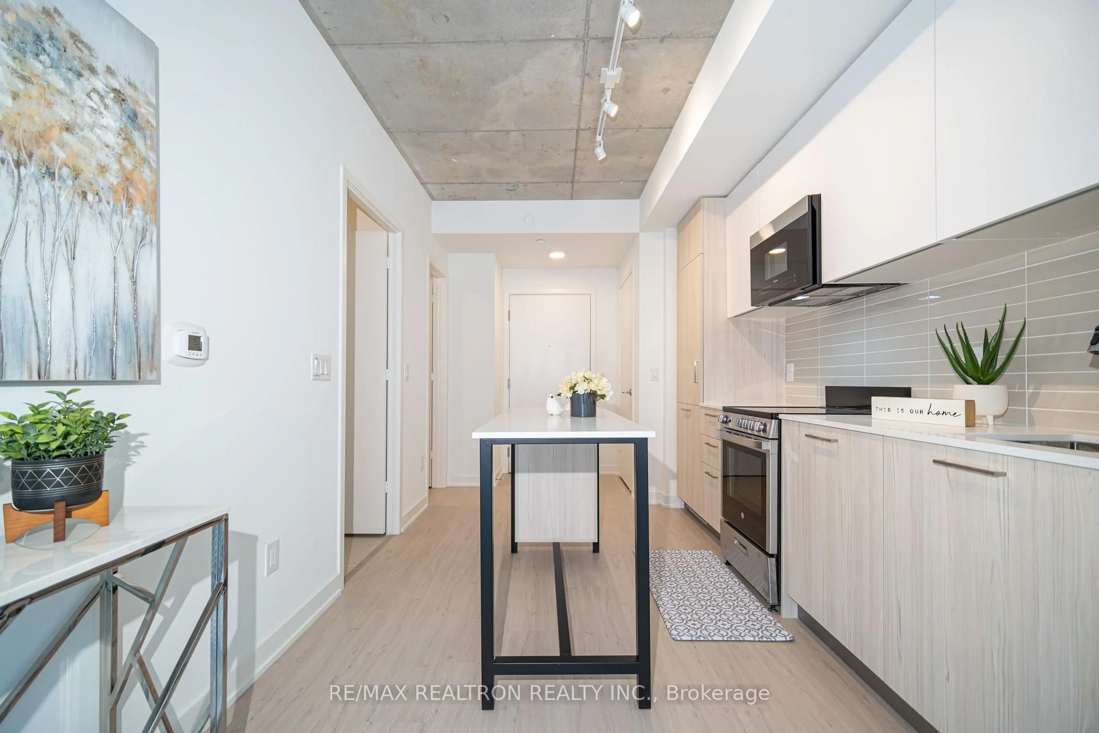 Standard kitchen, unknown for 65 Mutual St #3008, Toronto Ontario M5B 0E5