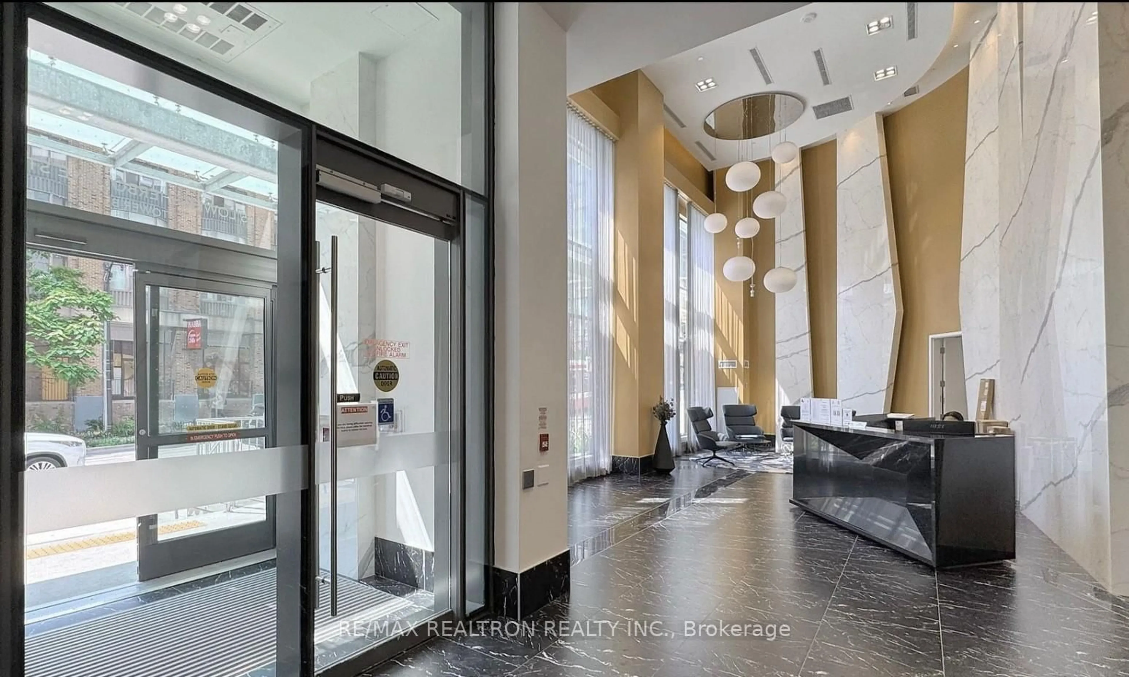 Indoor foyer for 135 Lower Sherbourne St #639W, Toronto Ontario M5A 1Y4