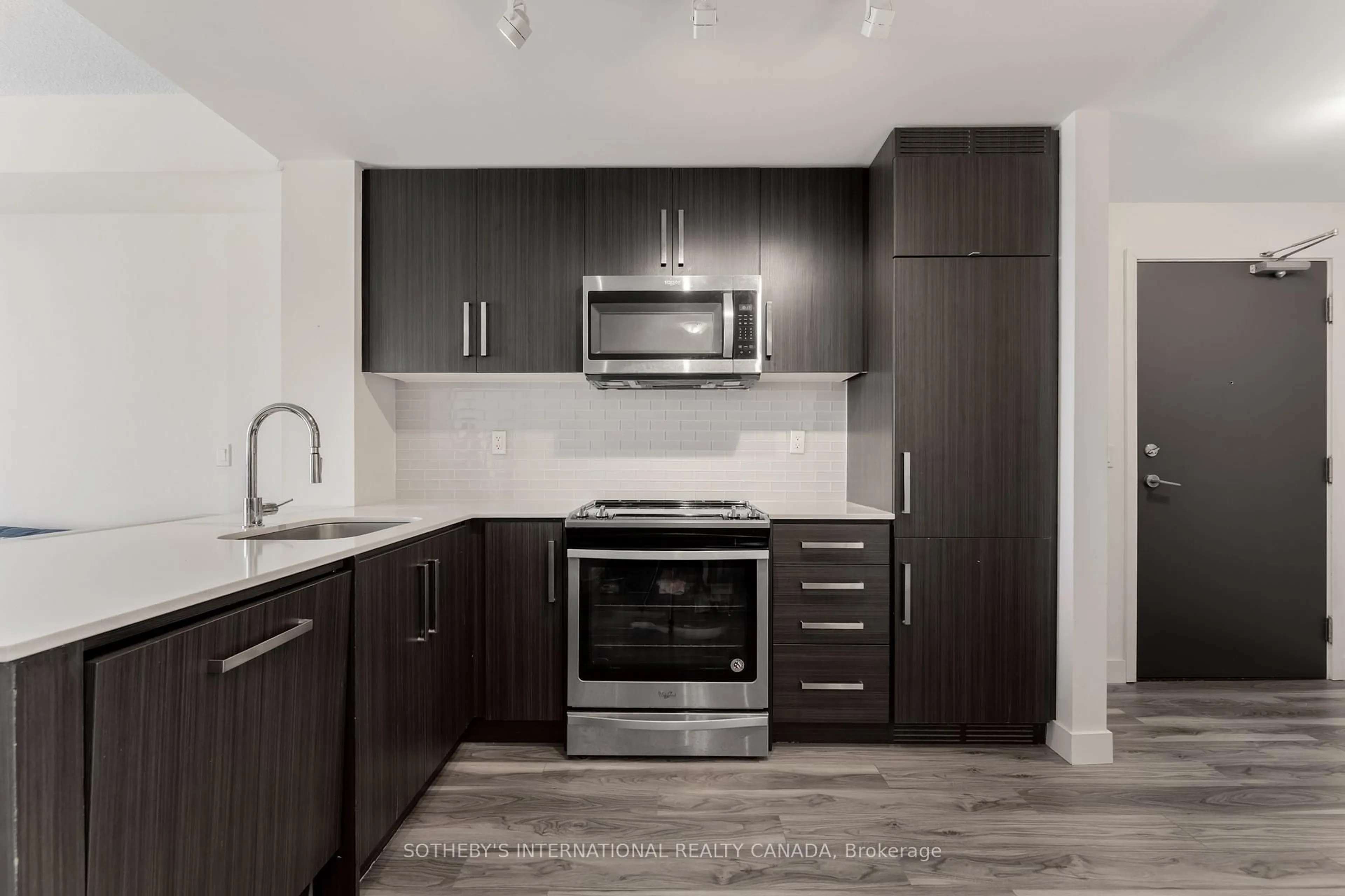 Standard kitchen, unknown for 5180 Yonge St #1706, Toronto Ontario M2N 0K5