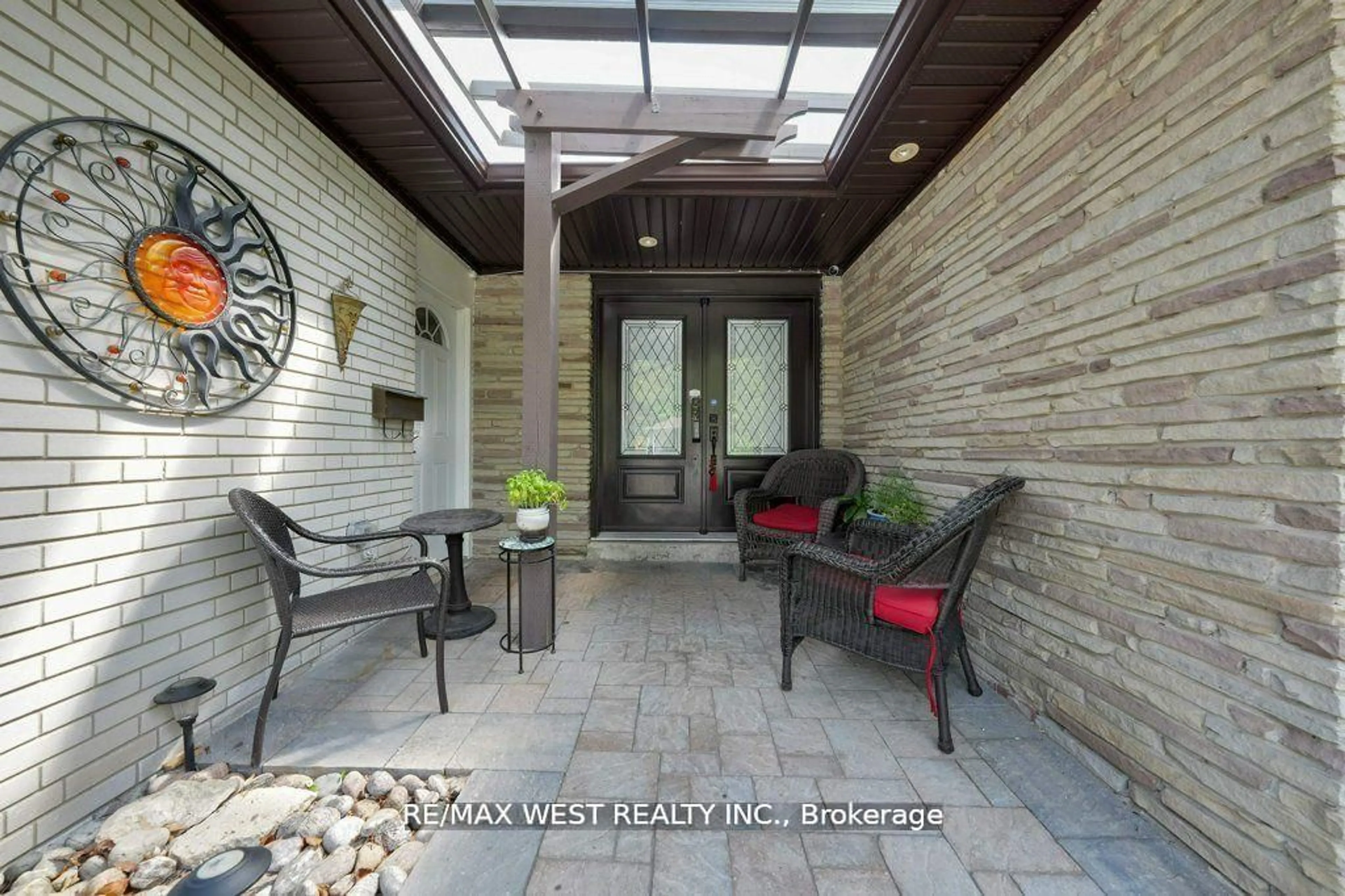 Patio, street for 151 Brahms Ave, Toronto Ontario M2H 1H9