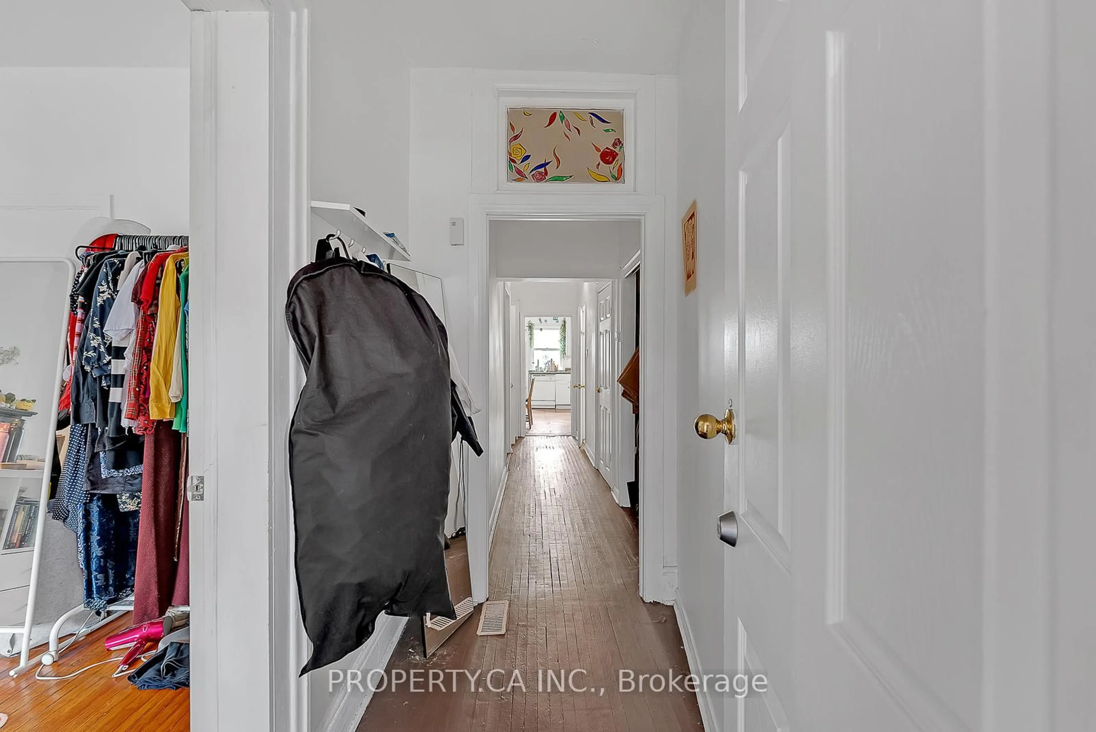 Indoor entryway for 258 Brunswick Ave, Toronto Ontario M5S 2M7