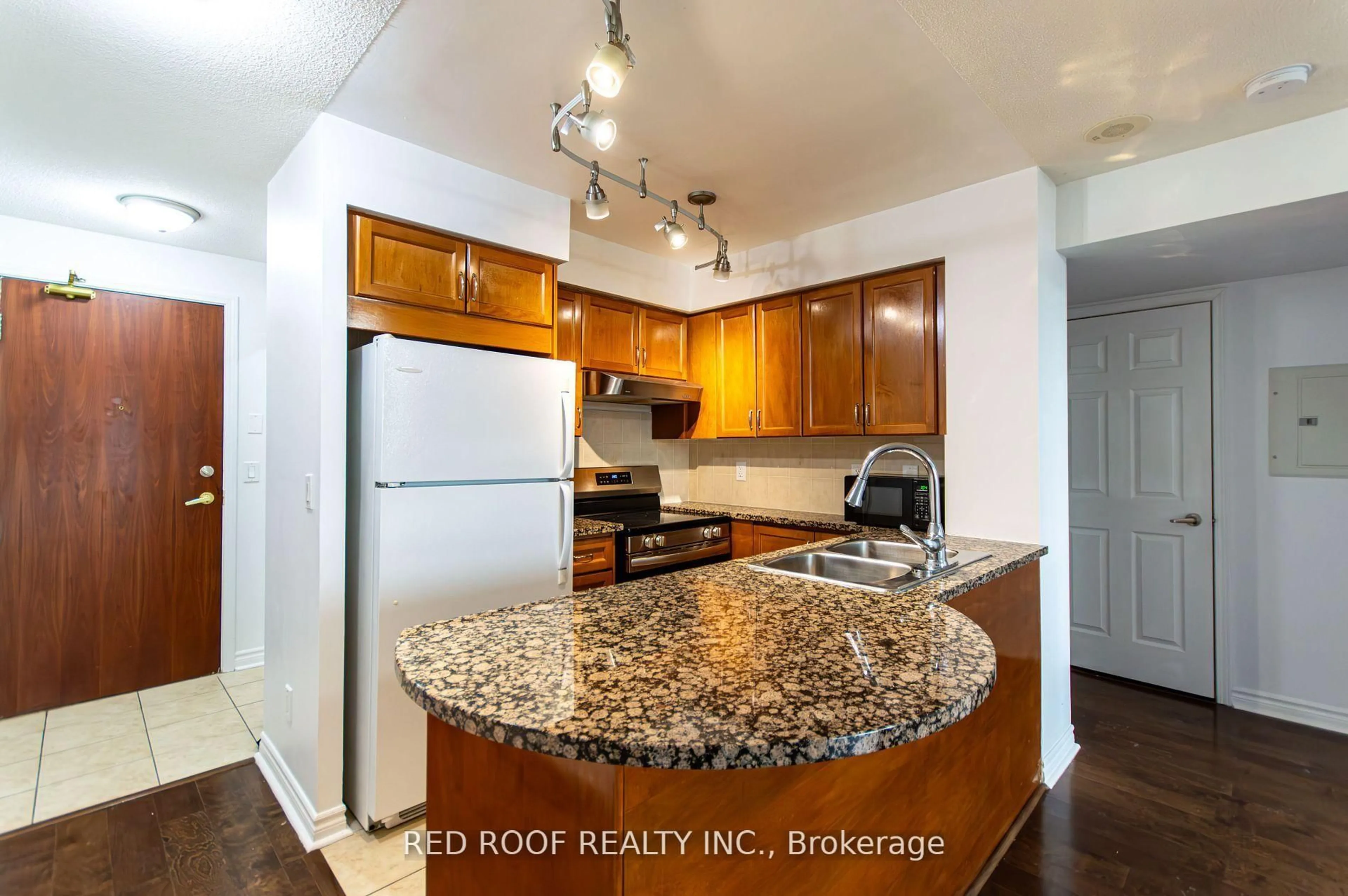 Standard kitchen, wood/laminate floor for 18 Kenaston Gdns #1101, Toronto Ontario M2K 3C7