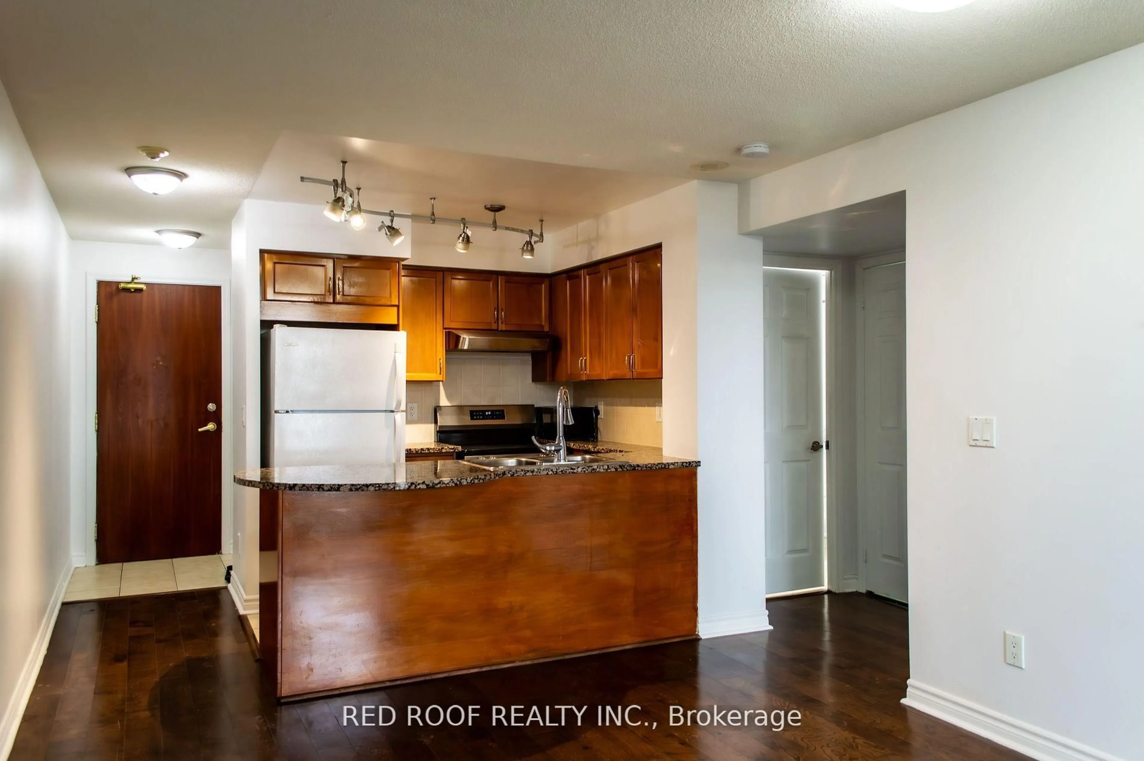 Standard kitchen, wood/laminate floor for 18 Kenaston Gdns #1101, Toronto Ontario M2K 3C7