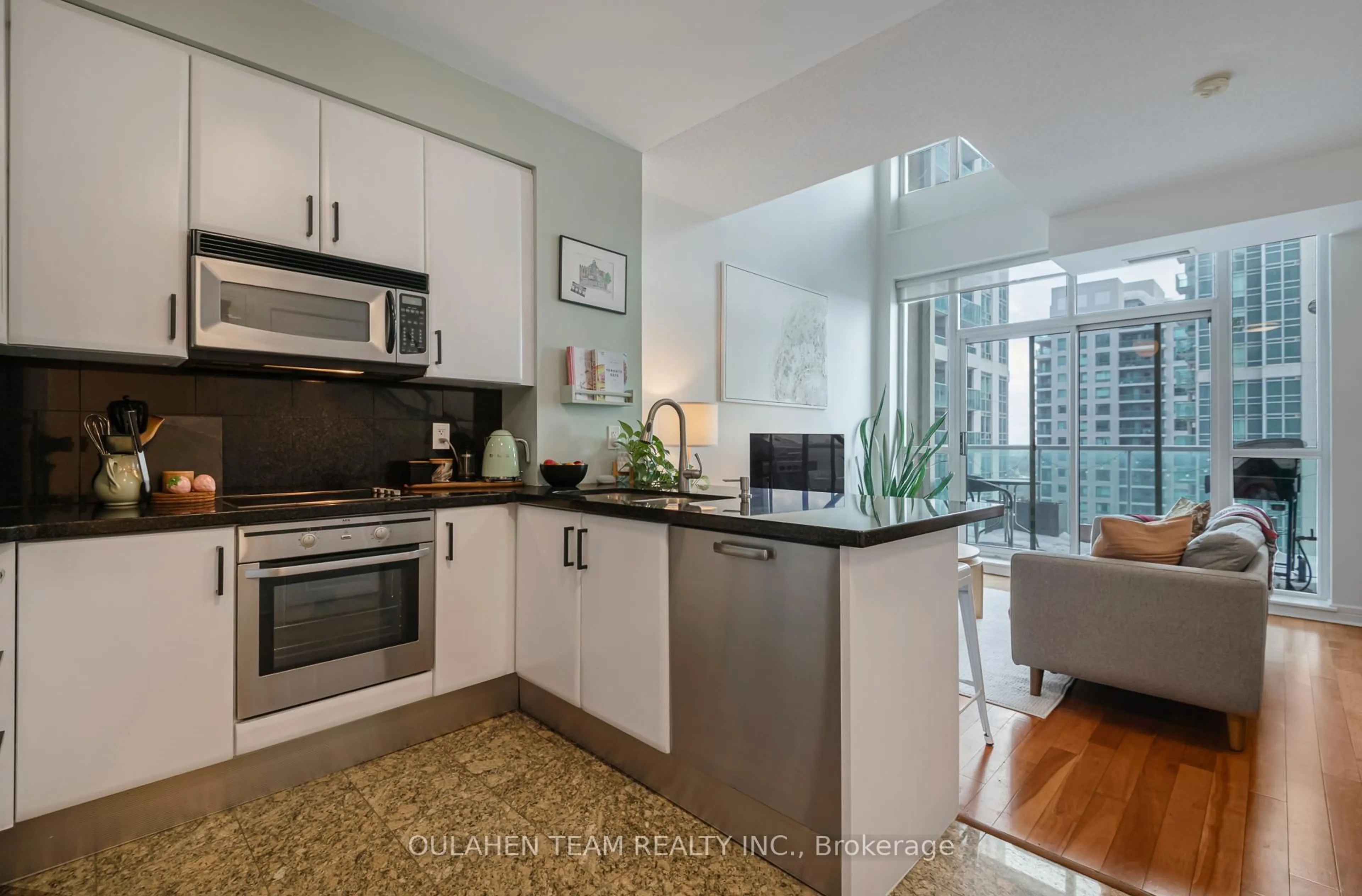 Standard kitchen, unknown for 1 Avondale Ave #909, Toronto Ontario M2N 7J1