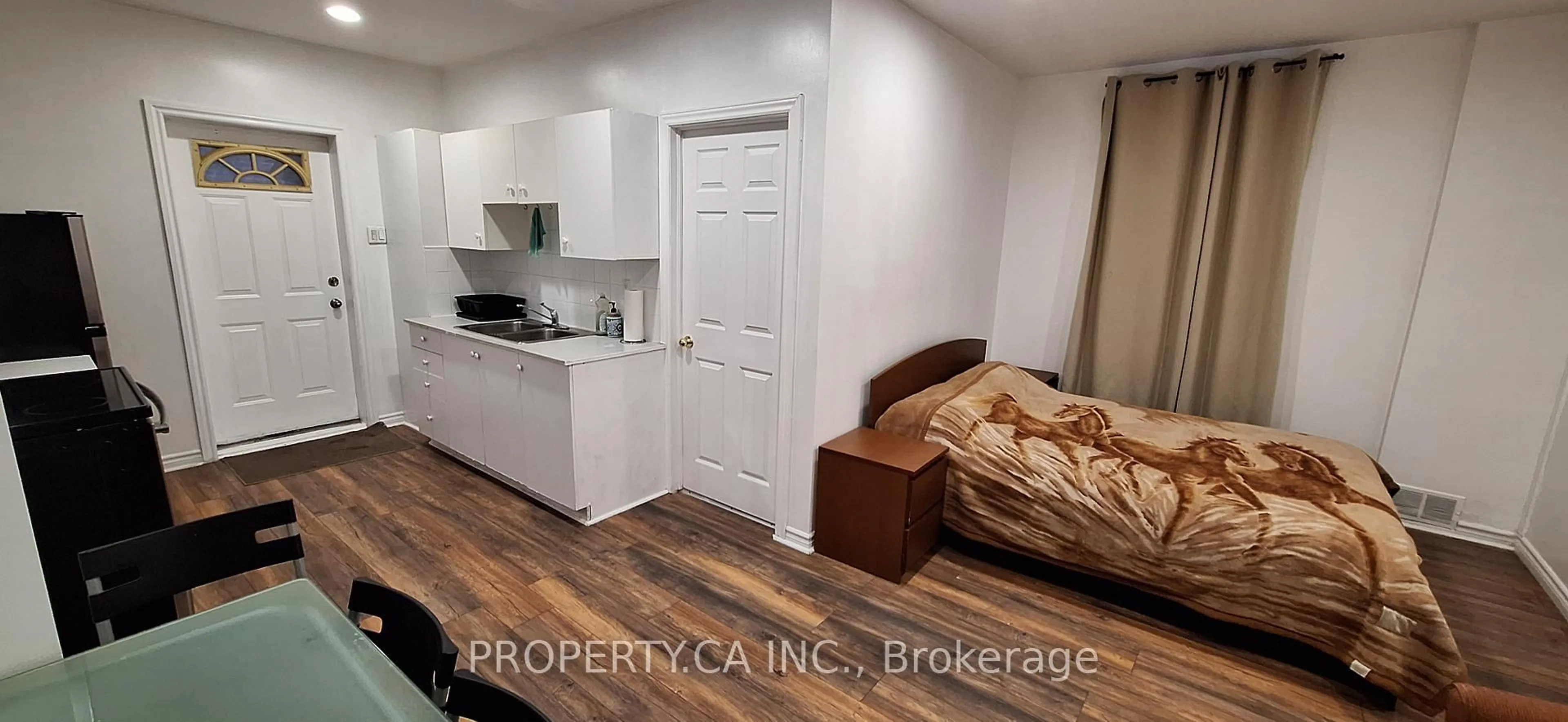 Unknown for 123 Barton Ave, Toronto Ontario M6G 1P8