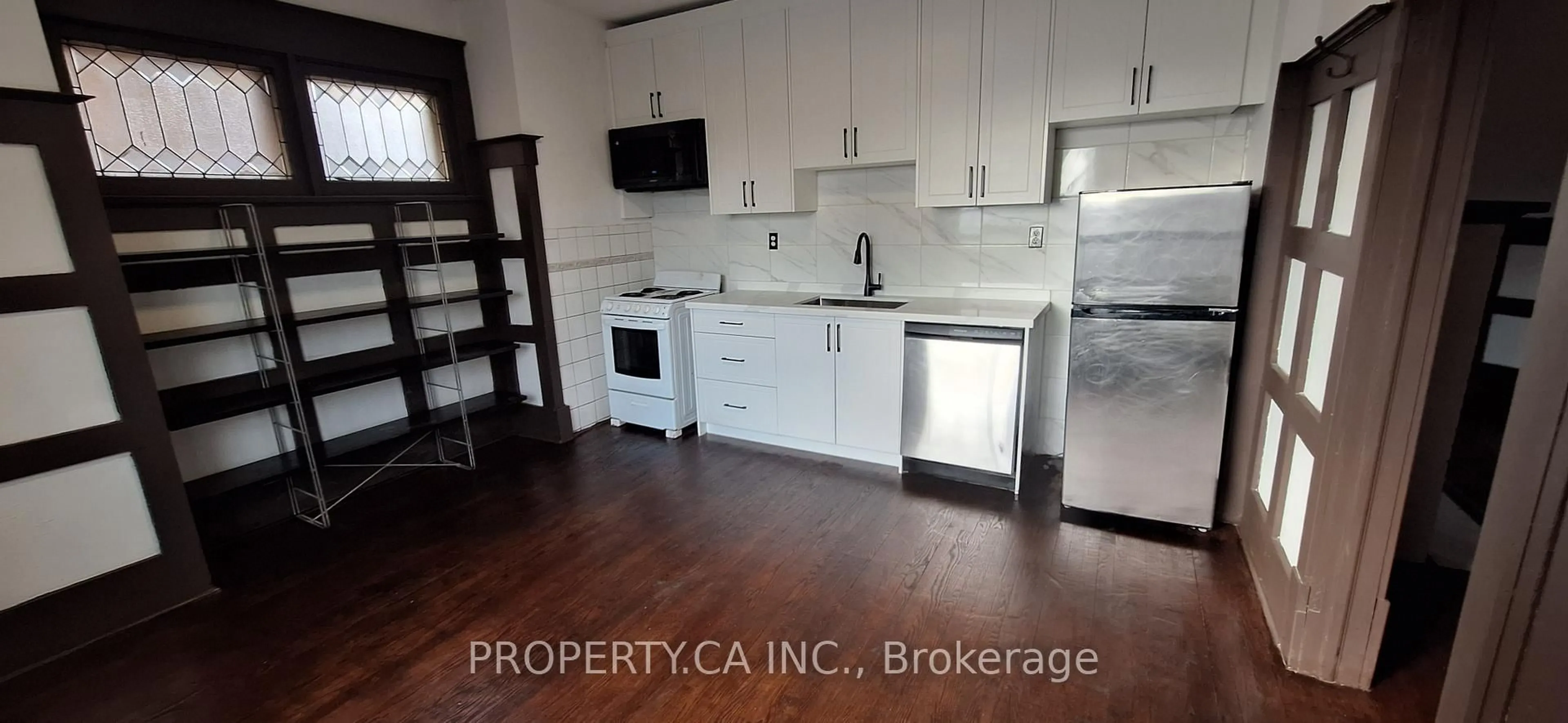 Unknown for 4 Glenhurst Ave, Toronto Ontario M6C 1H7