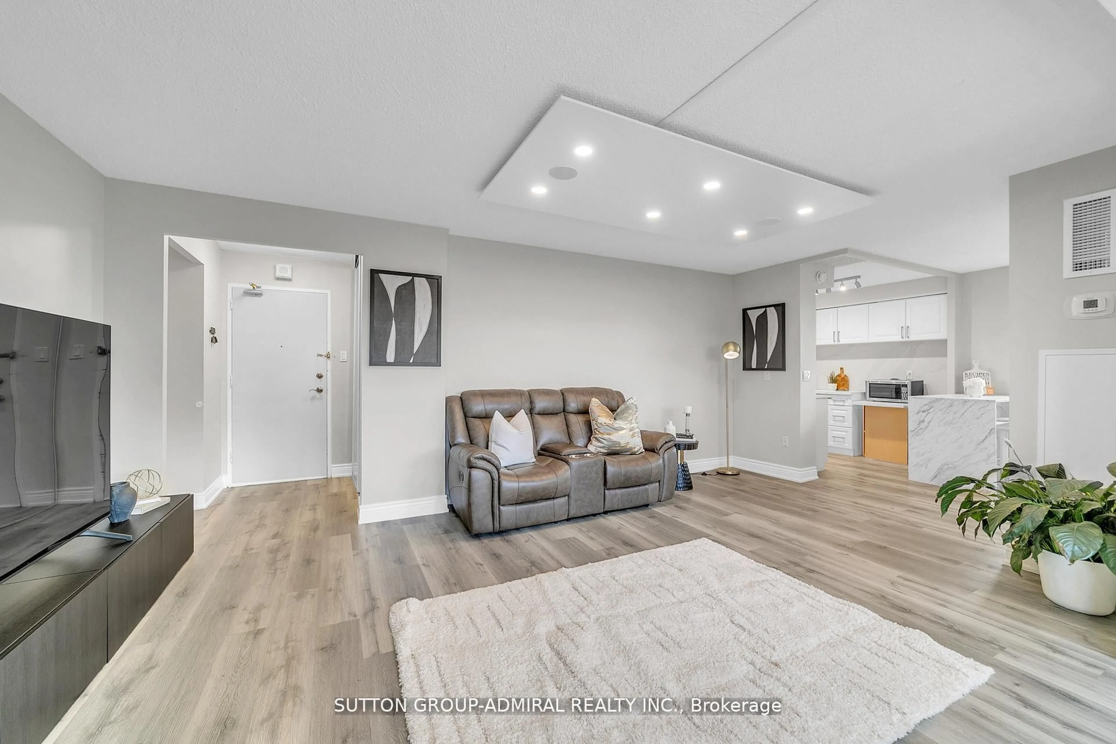 Living room with furniture, unknown for 5 Old Sheppard Ave #808, Toronto Ontario M2J 4K3