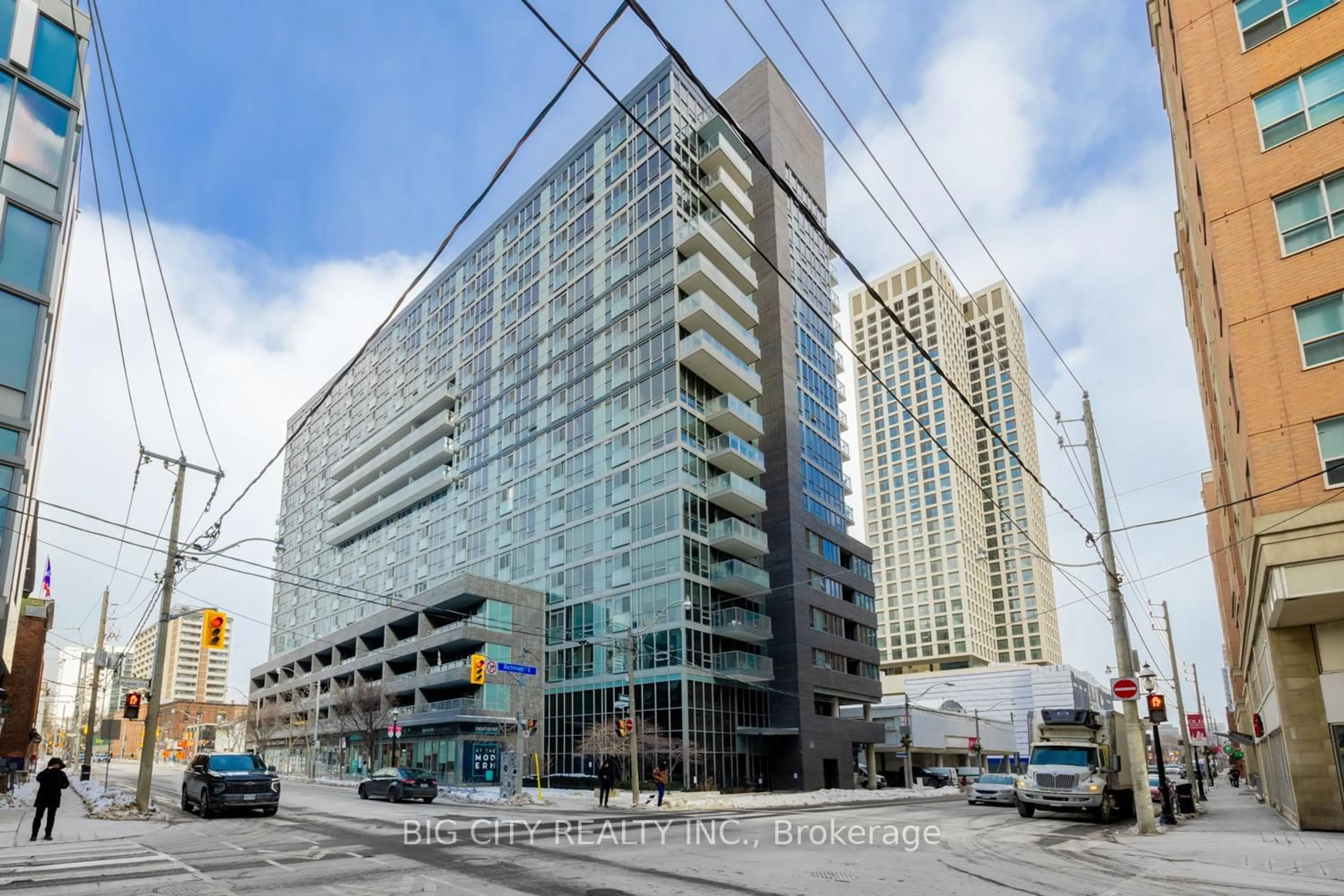 Unknown for 320 Richmond St #207, Toronto Ontario M5A 1P9