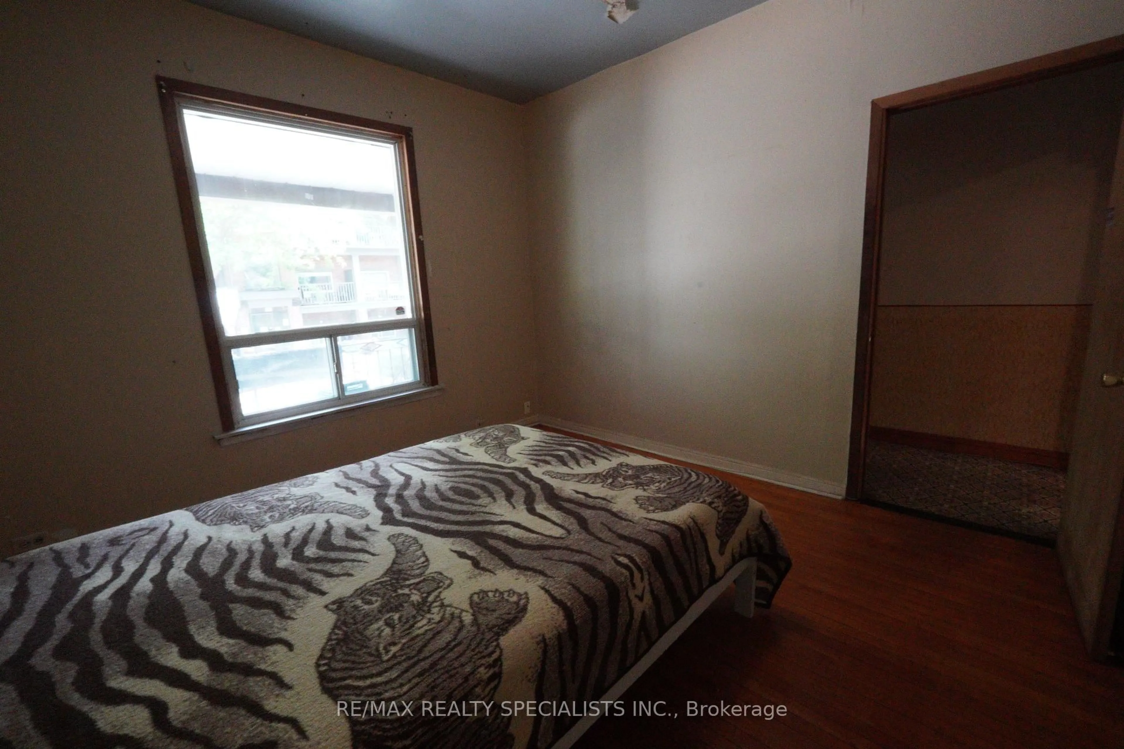 A pic of a room for 120 Euclid Ave, Toronto Ontario M6J 2J9