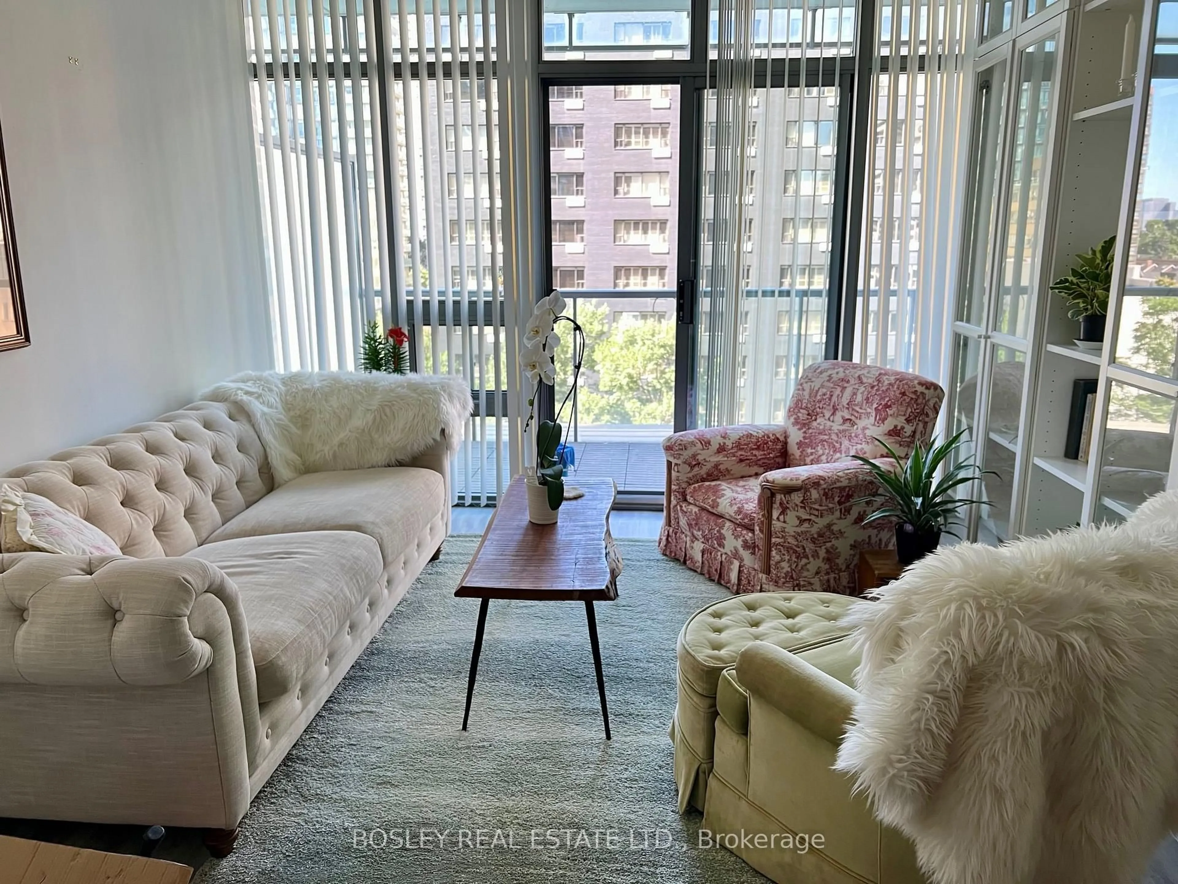 Living room with furniture, unknown for 33 Charles St #608, Toronto Ontario M4Y 0A2