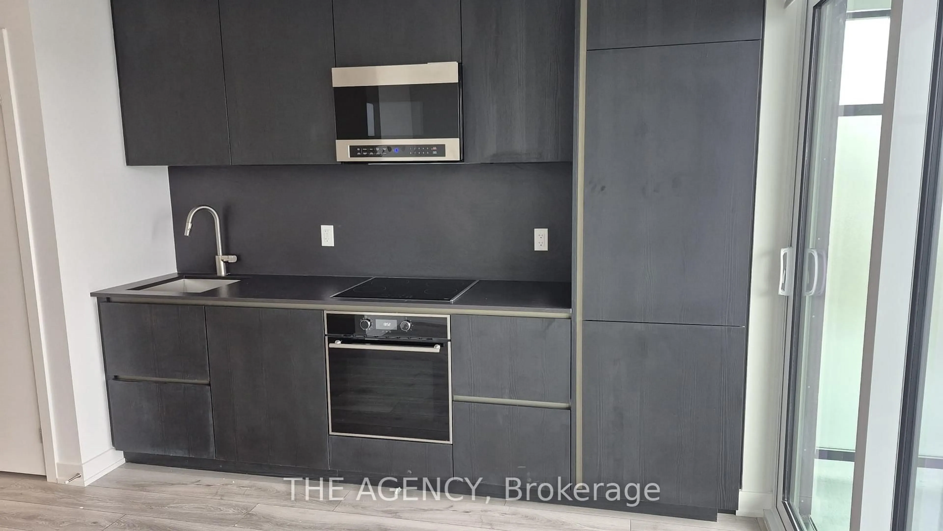 Standard kitchen, unknown for 120 Broadway Ave #2103, Toronto Ontario M4P 1V7
