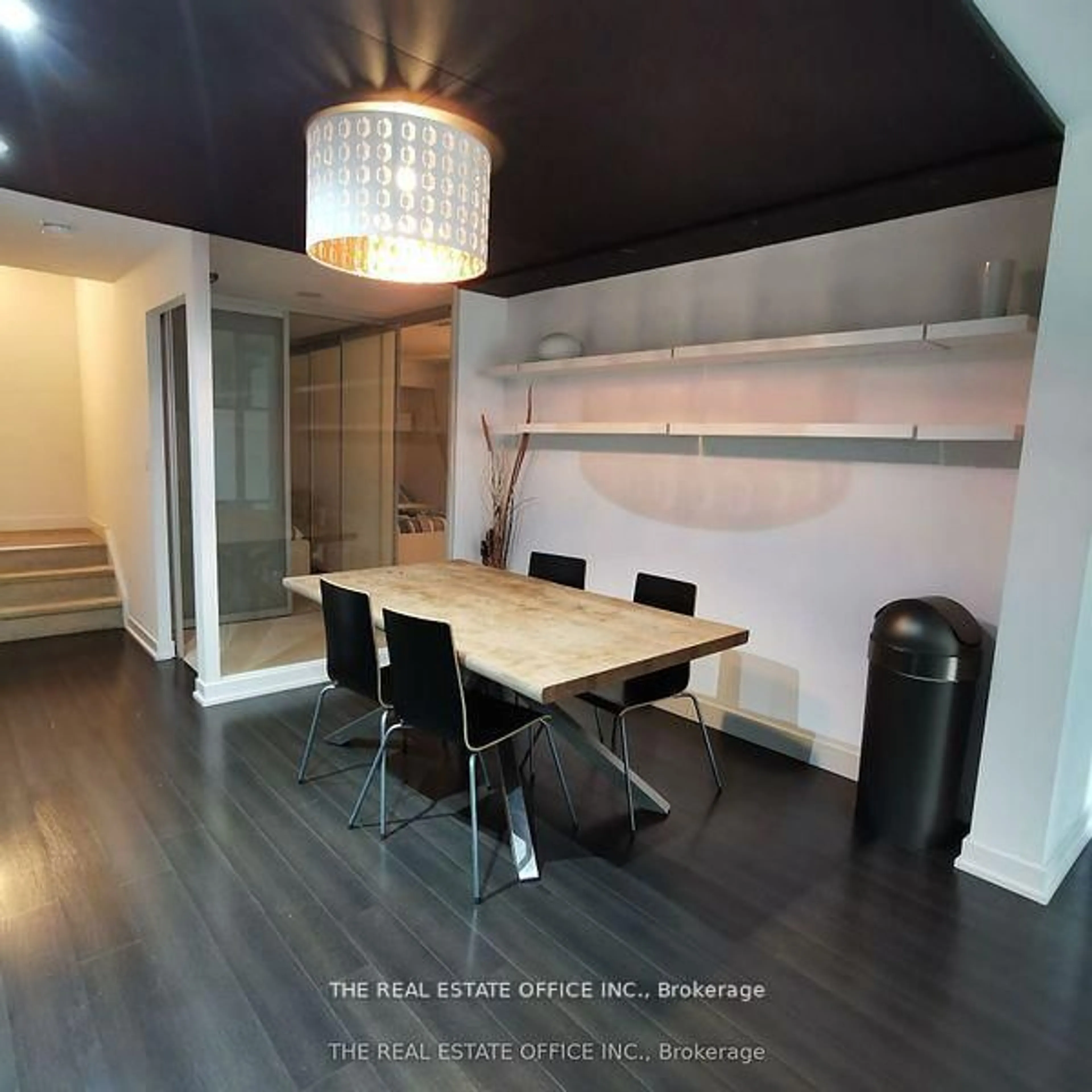 Dining room, wood/laminate floor for 112 Fort York Blvd #G09, Toronto Ontario M5V 4A7