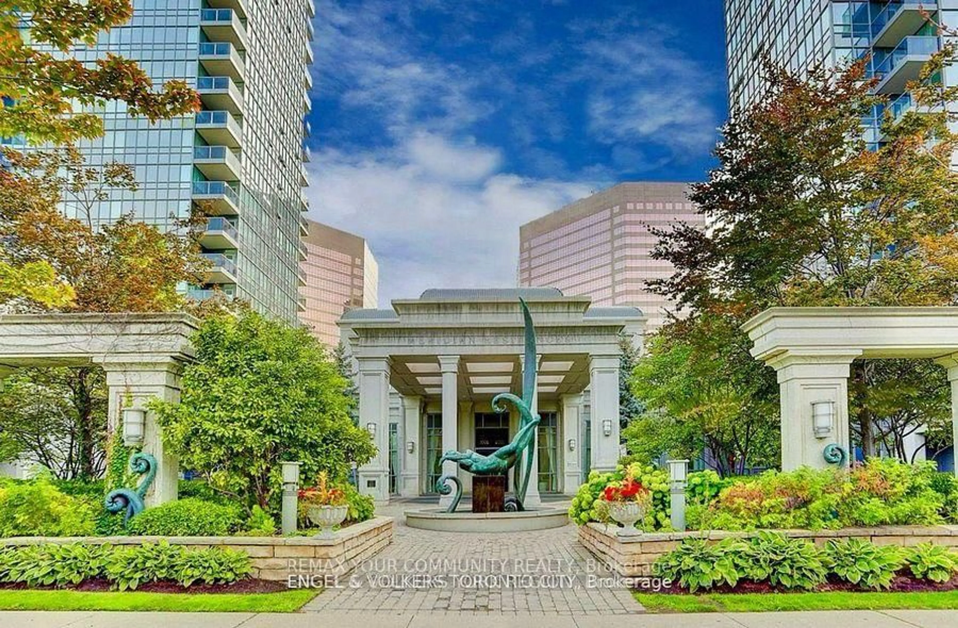 Indoor foyer for 15 Greenview Ave #PH14, Toronto Ontario M2M 4M7