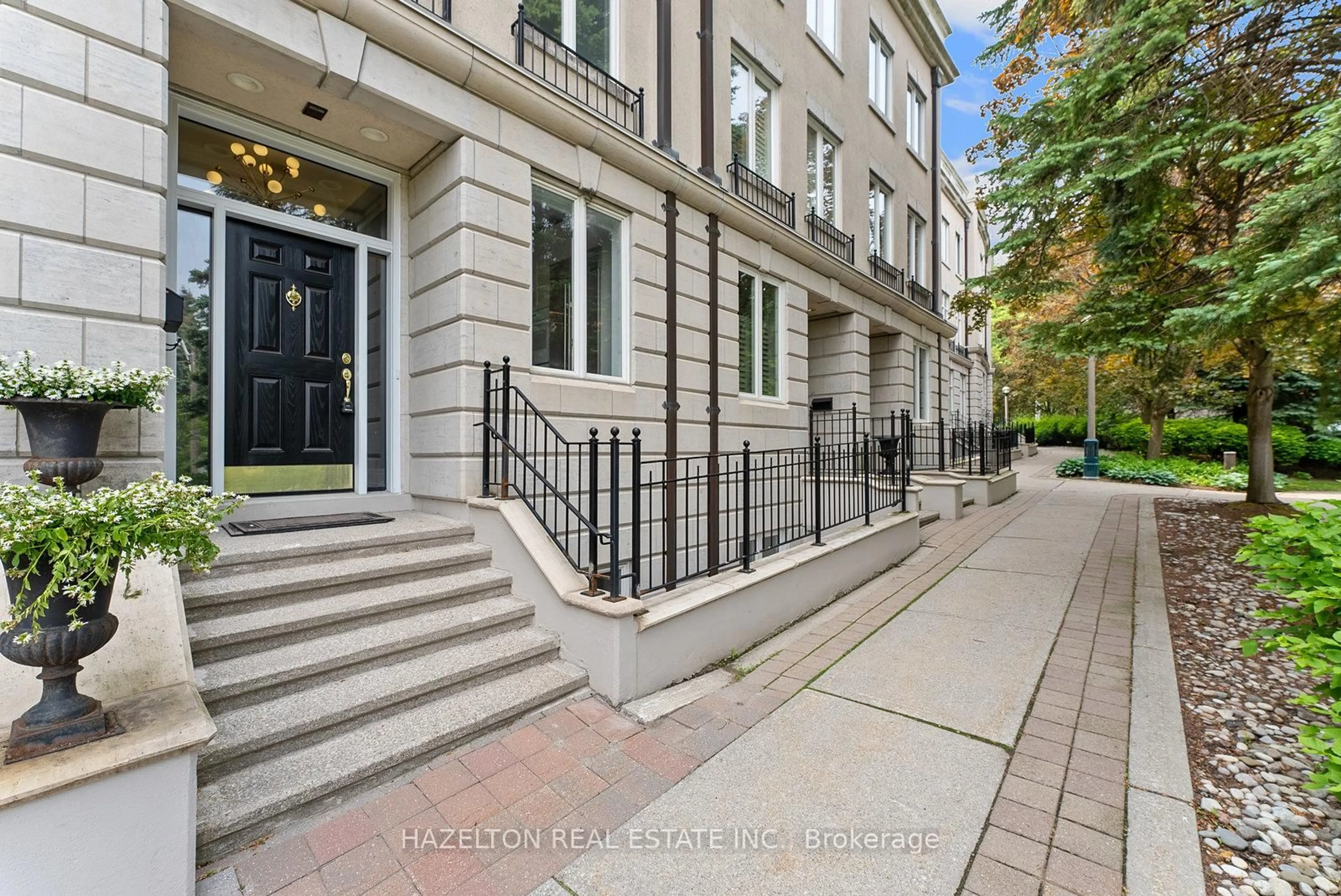 Unknown for 258 Spadina Rd, Toronto Ontario M5R 2V1