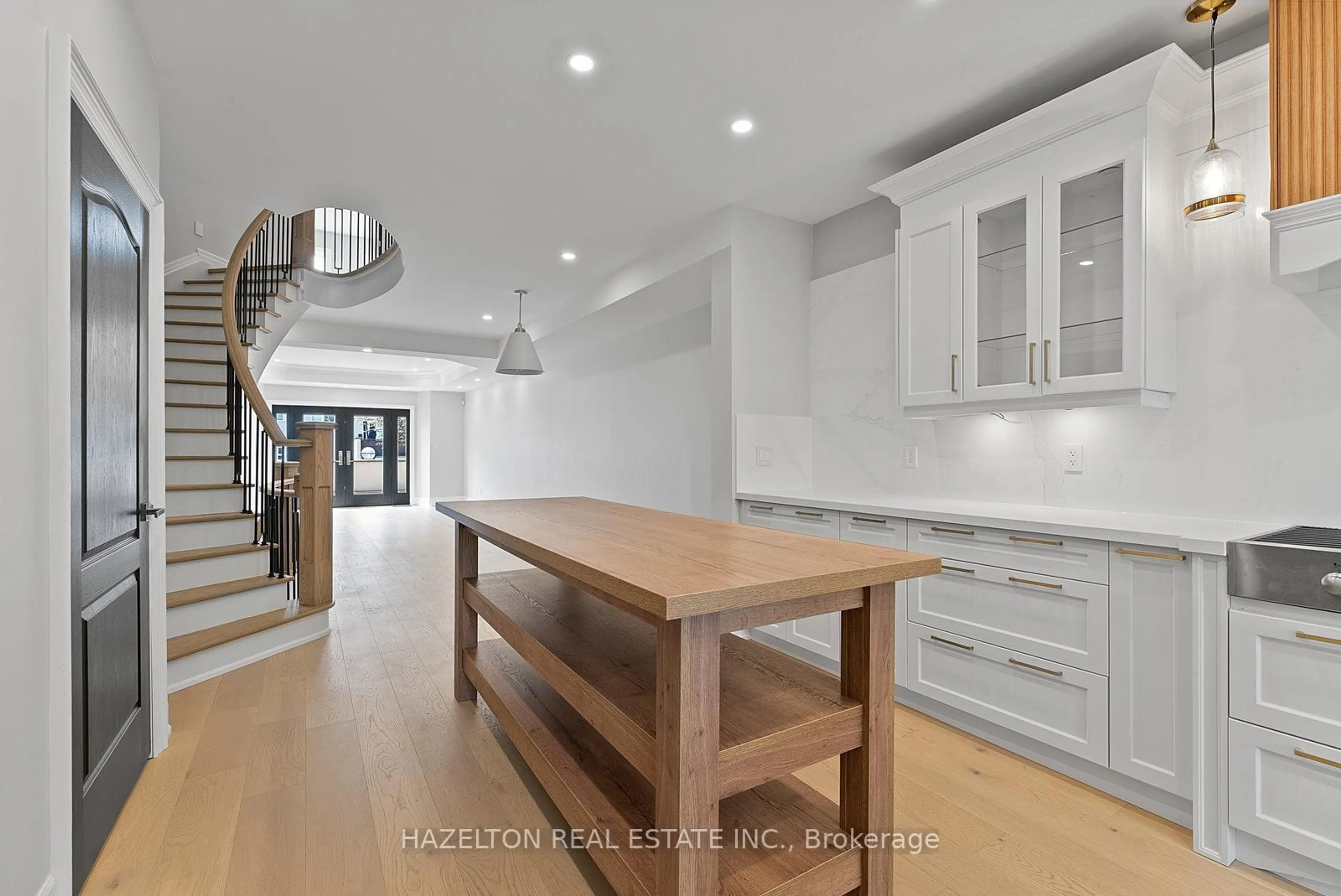 Open concept kitchen, unknown for 258 Spadina Rd, Toronto Ontario M5R 2V1