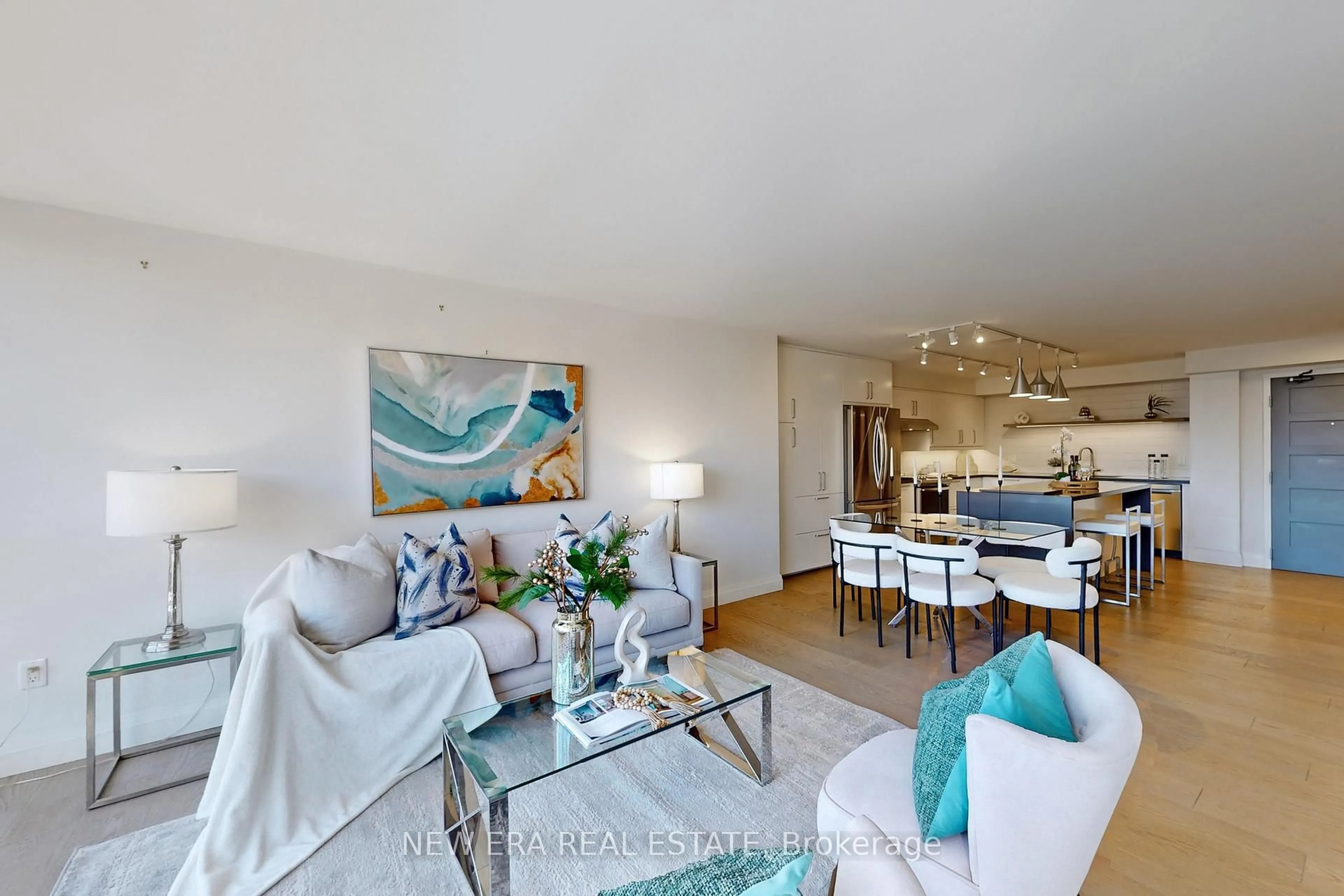 Living room with furniture, unknown for 188 Spadina Ave #502, Toronto Ontario M5T 3A4