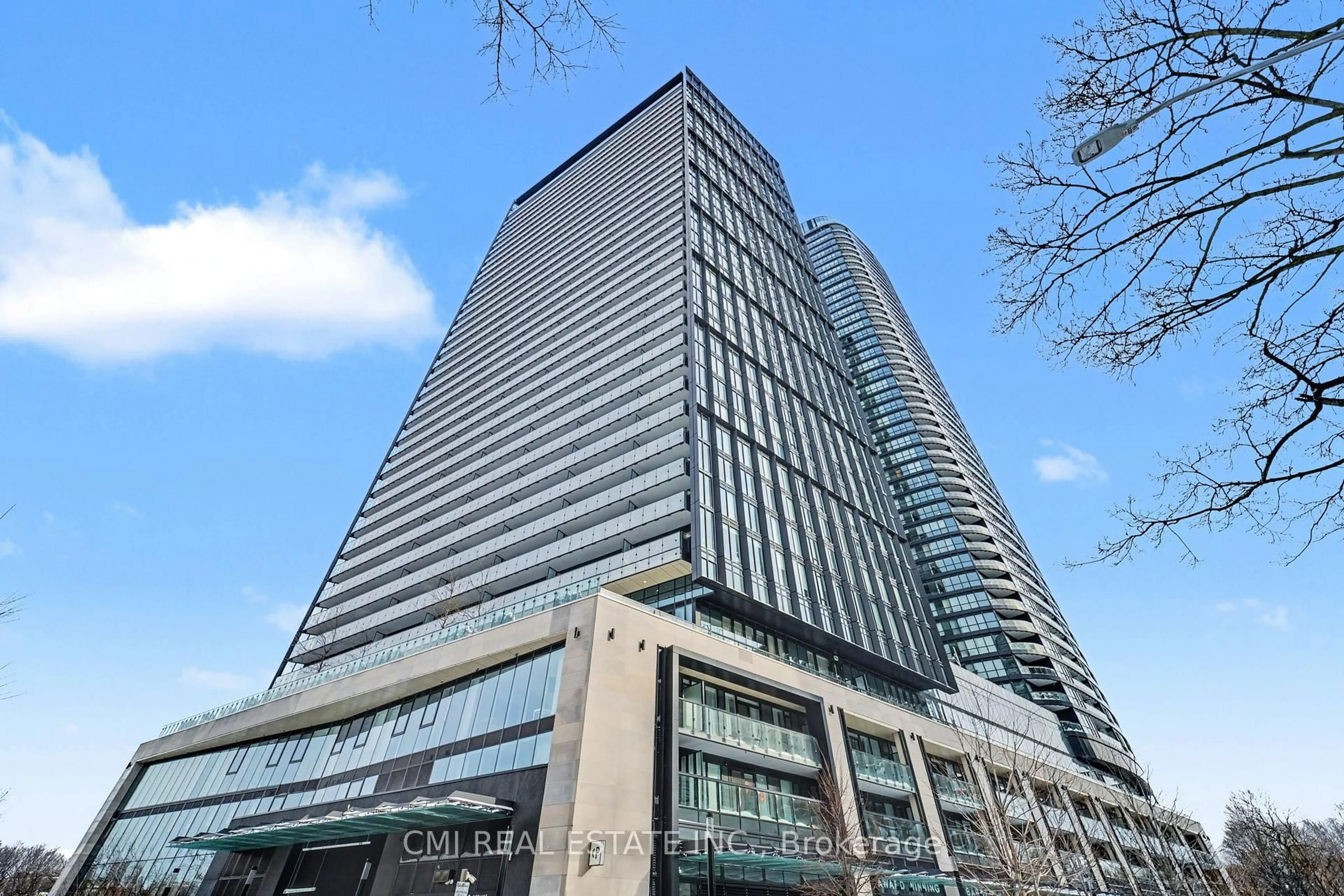 Indoor foyer for 585 Bloor St #3317, Toronto Ontario M4W 0B3