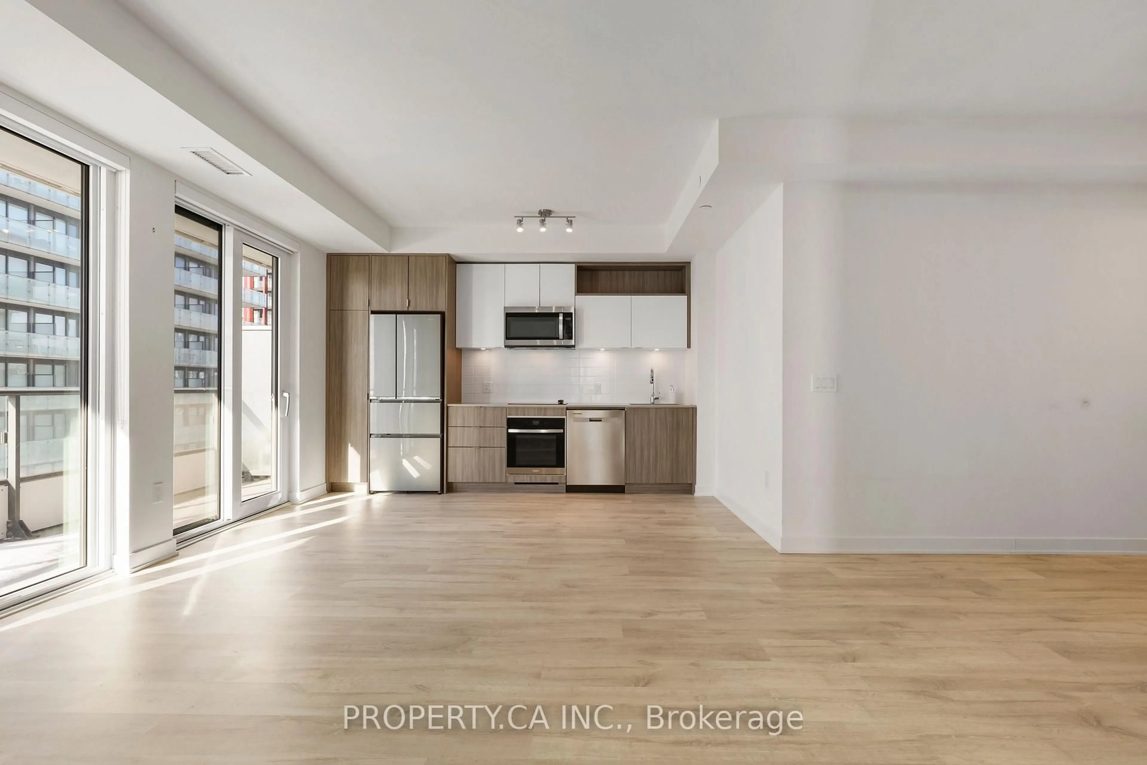 Open concept kitchen, unknown for 70 Princess St, Toronto Ontario M5A 0X6