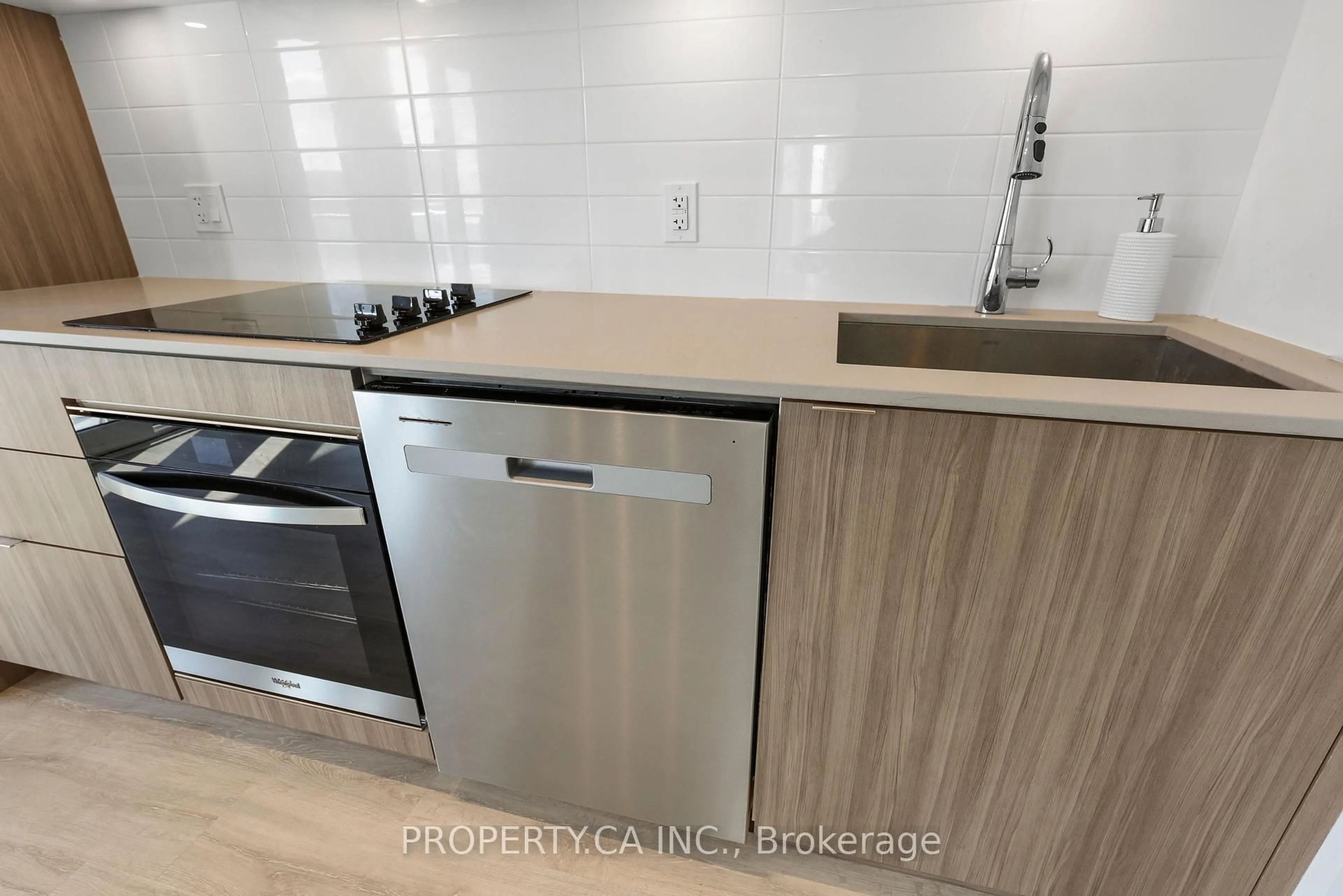 Standard kitchen, unknown for 70 Princess St, Toronto Ontario M5A 0X6