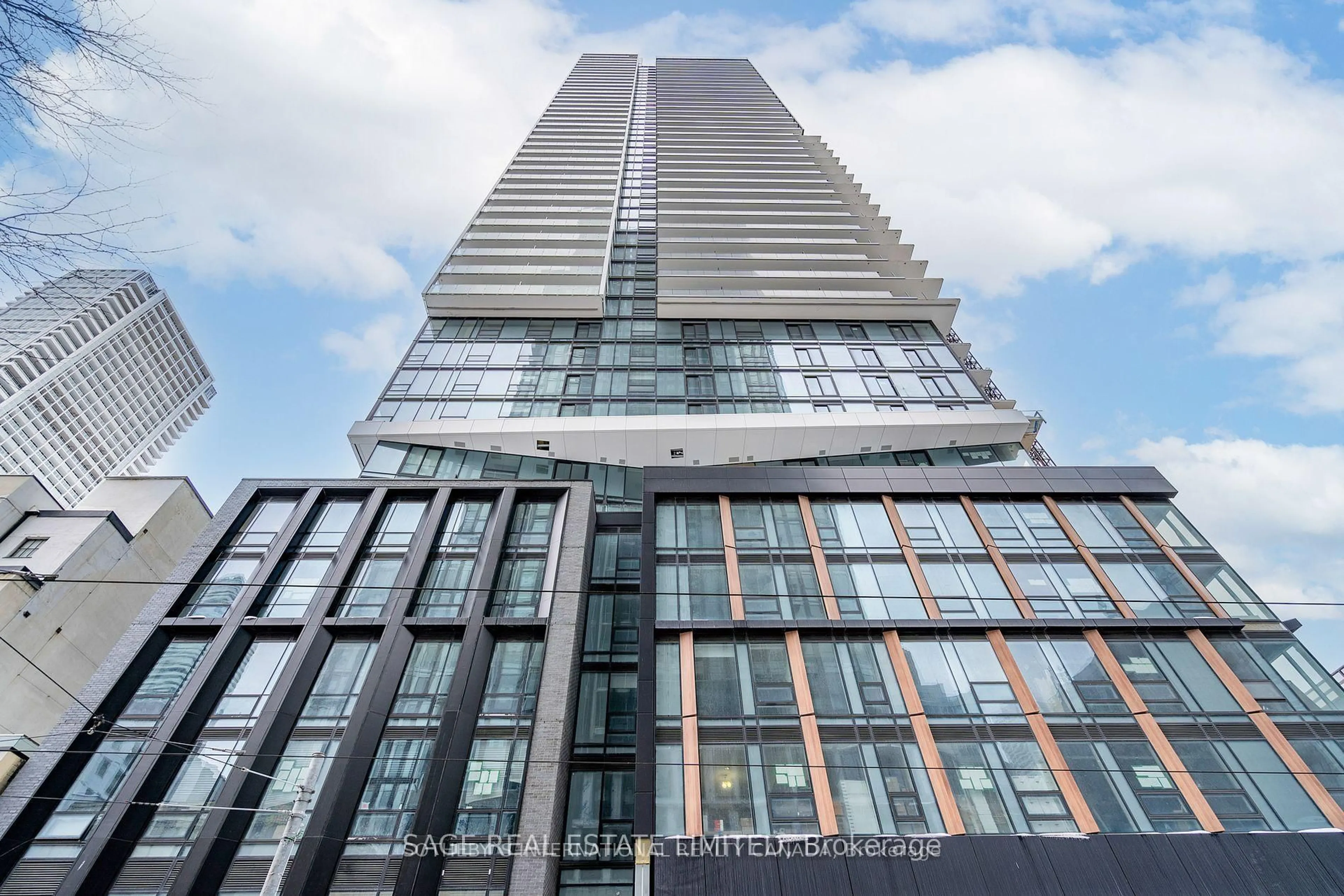 A pic from outside/outdoor area/front of a property/back of a property/a pic from drone, building for 89 Church St #1101, Toronto Ontario M5C 0B7