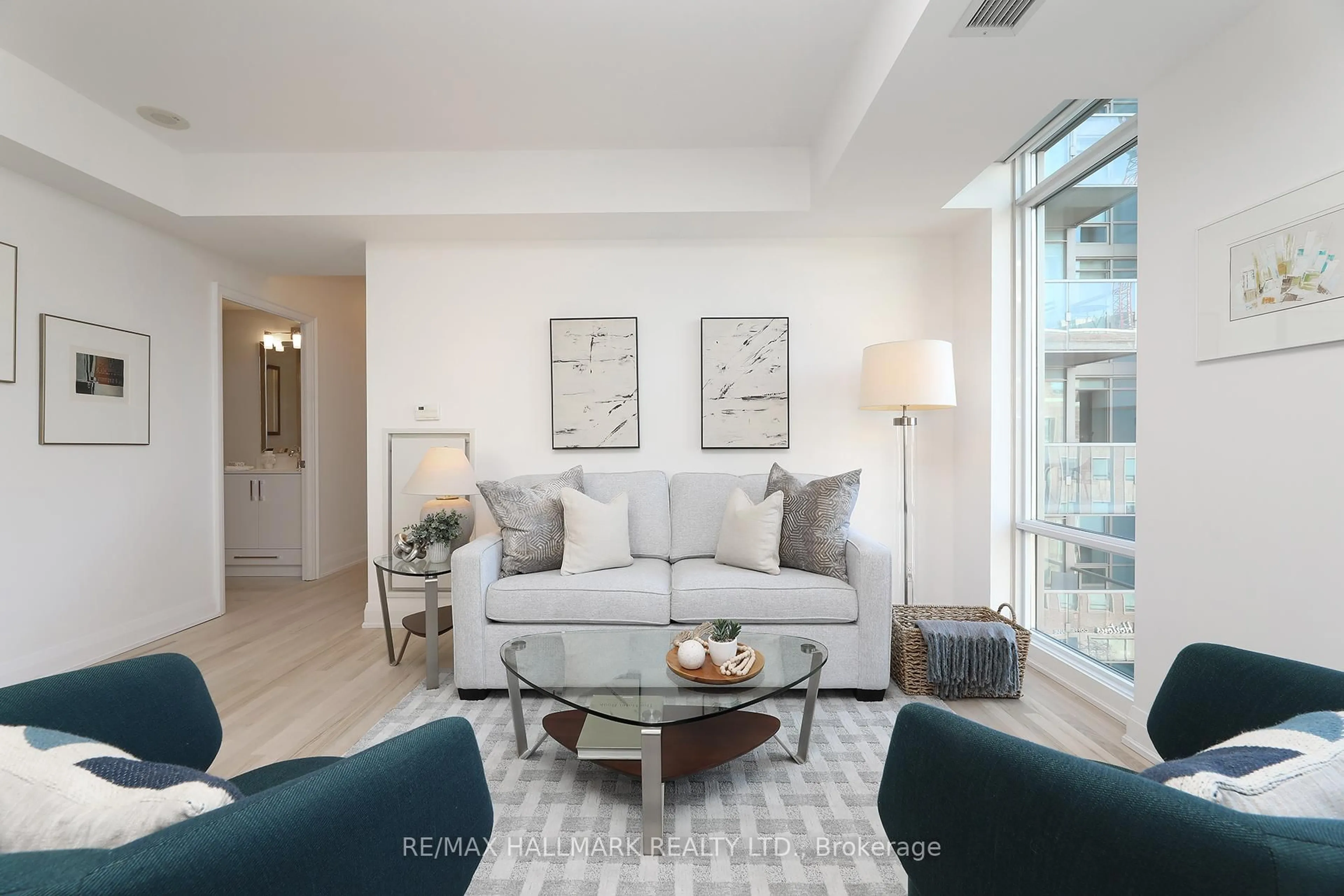 Living room with furniture, unknown for 1 Bedford Rd #611, Toronto Ontario M5R 2B5