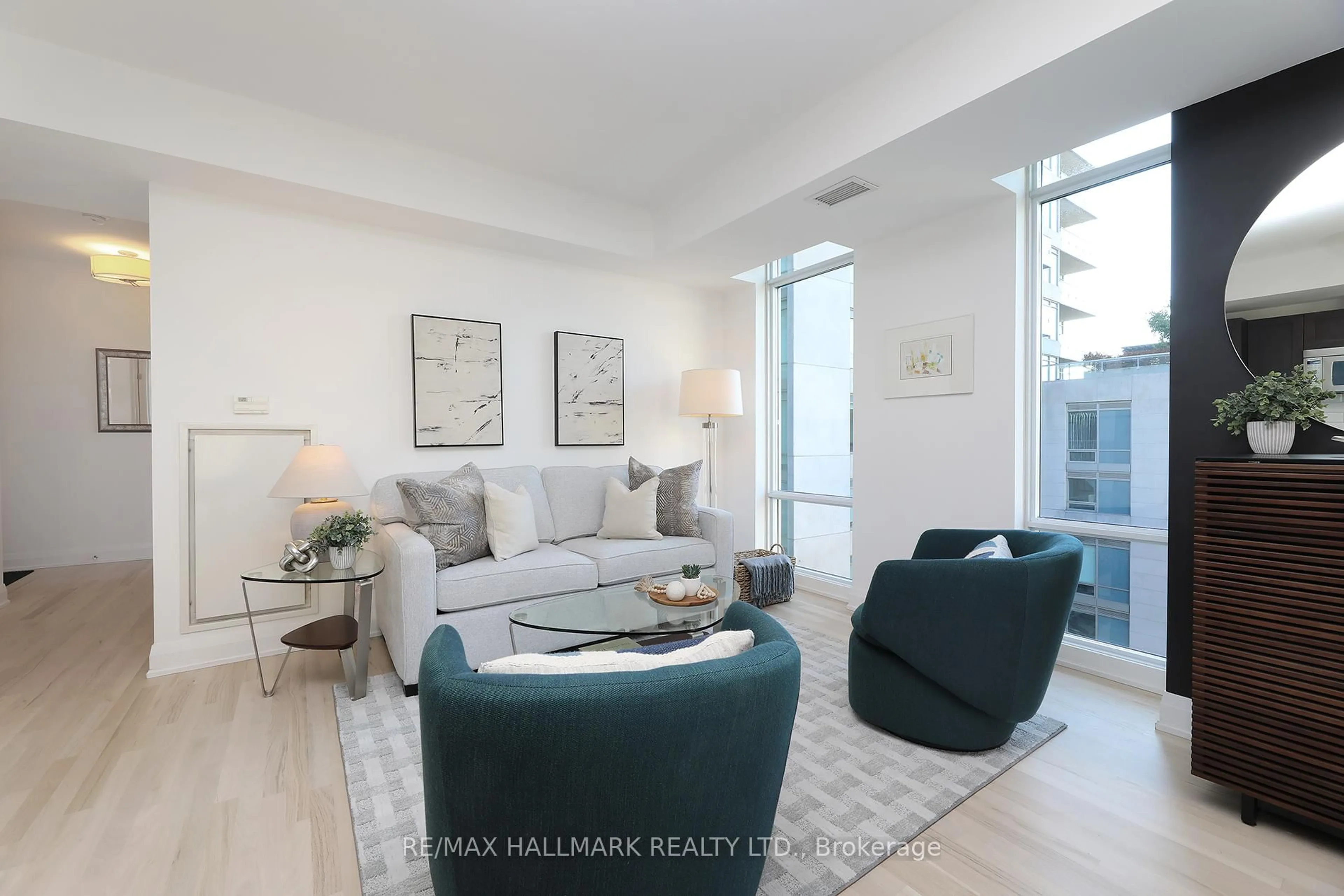 Living room with furniture, unknown for 1 Bedford Rd #611, Toronto Ontario M5R 2B5