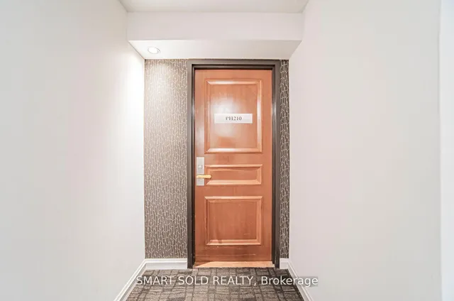 256 Doris Ave #PH210, Toronto 2