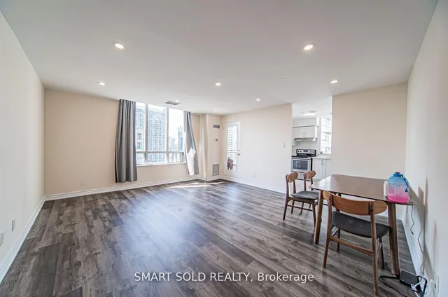 256 Doris Ave #PH210, Toronto 4