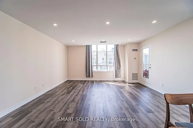256 Doris Ave #PH210, Toronto 5