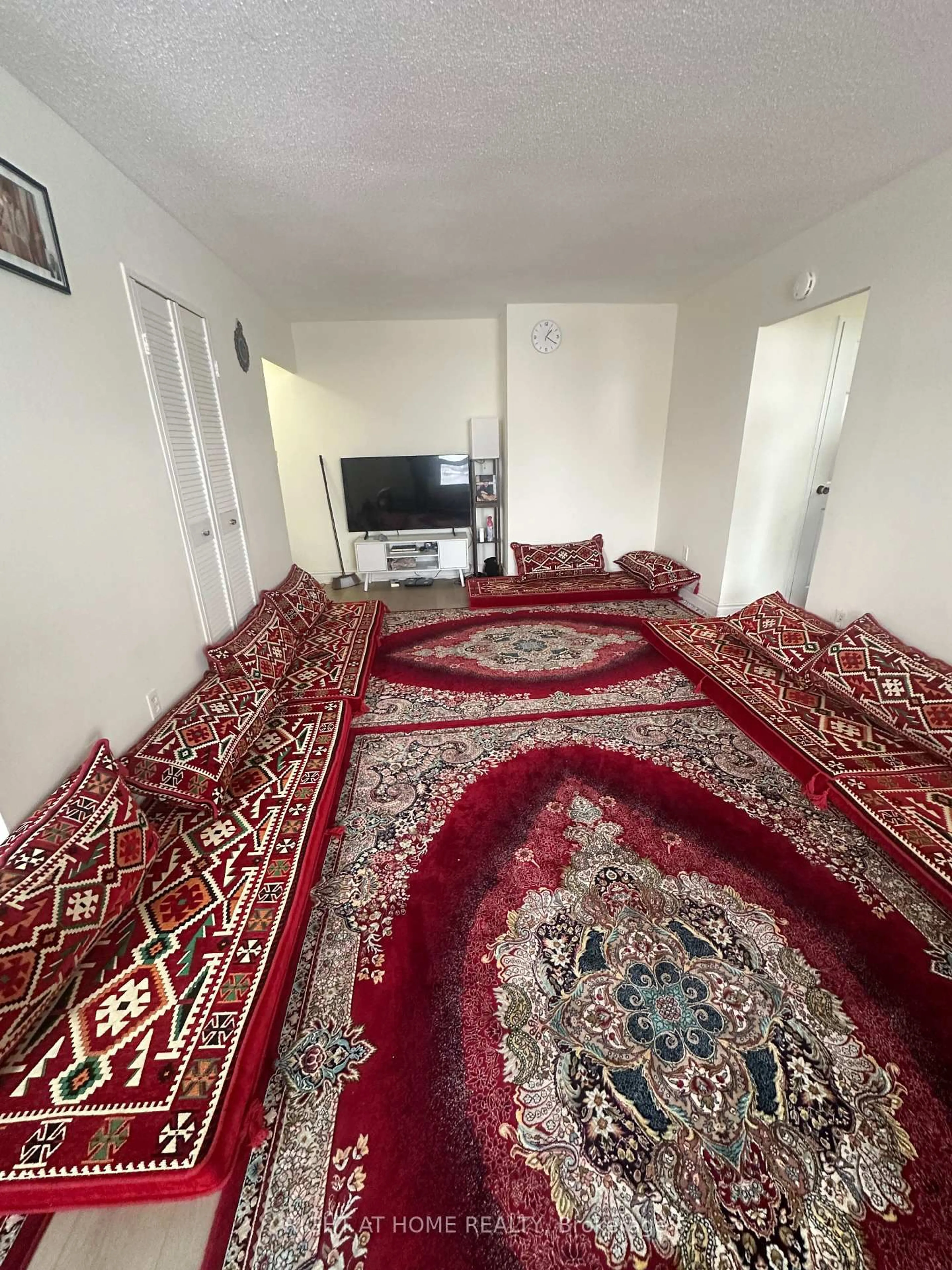 A pic of a room for 20 Edgecliff Gfwy #1403, Toronto Ontario M3C 3A4