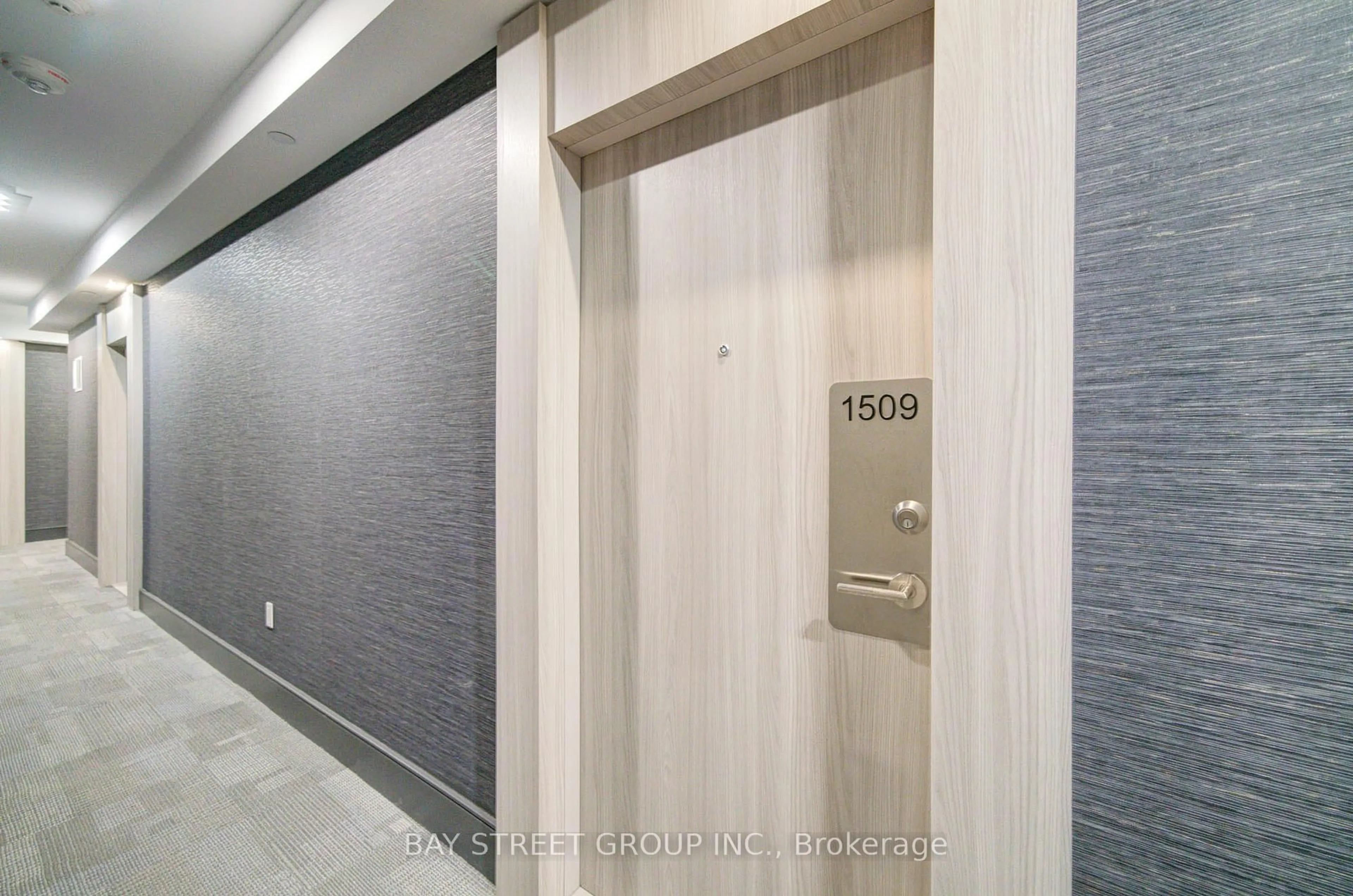 Indoor foyer for 75 Canterbury Pl #1509, Toronto Ontario M2N 0L2