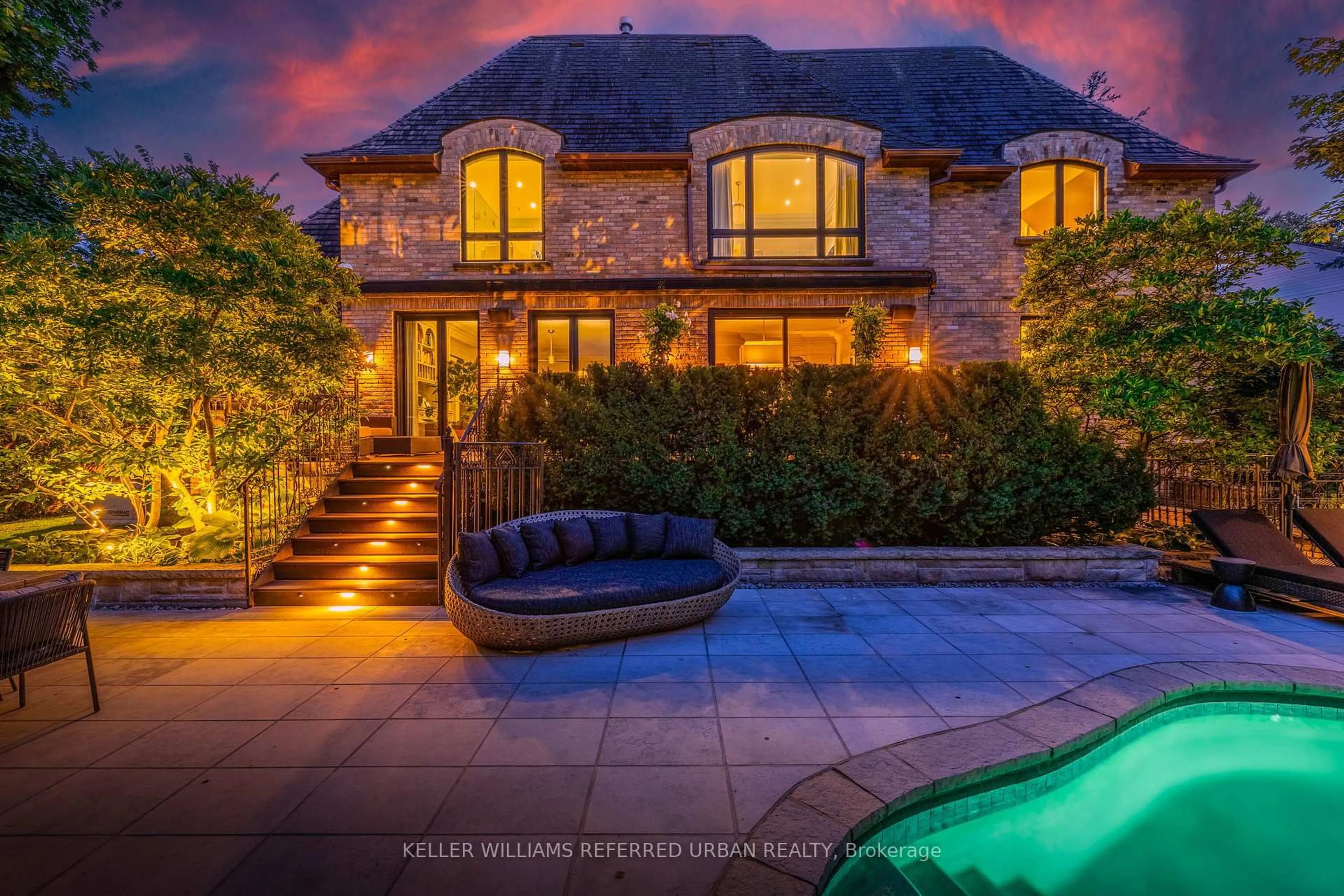 Unknown for 6 Bayview Wood, Toronto Ontario M4N 1R7