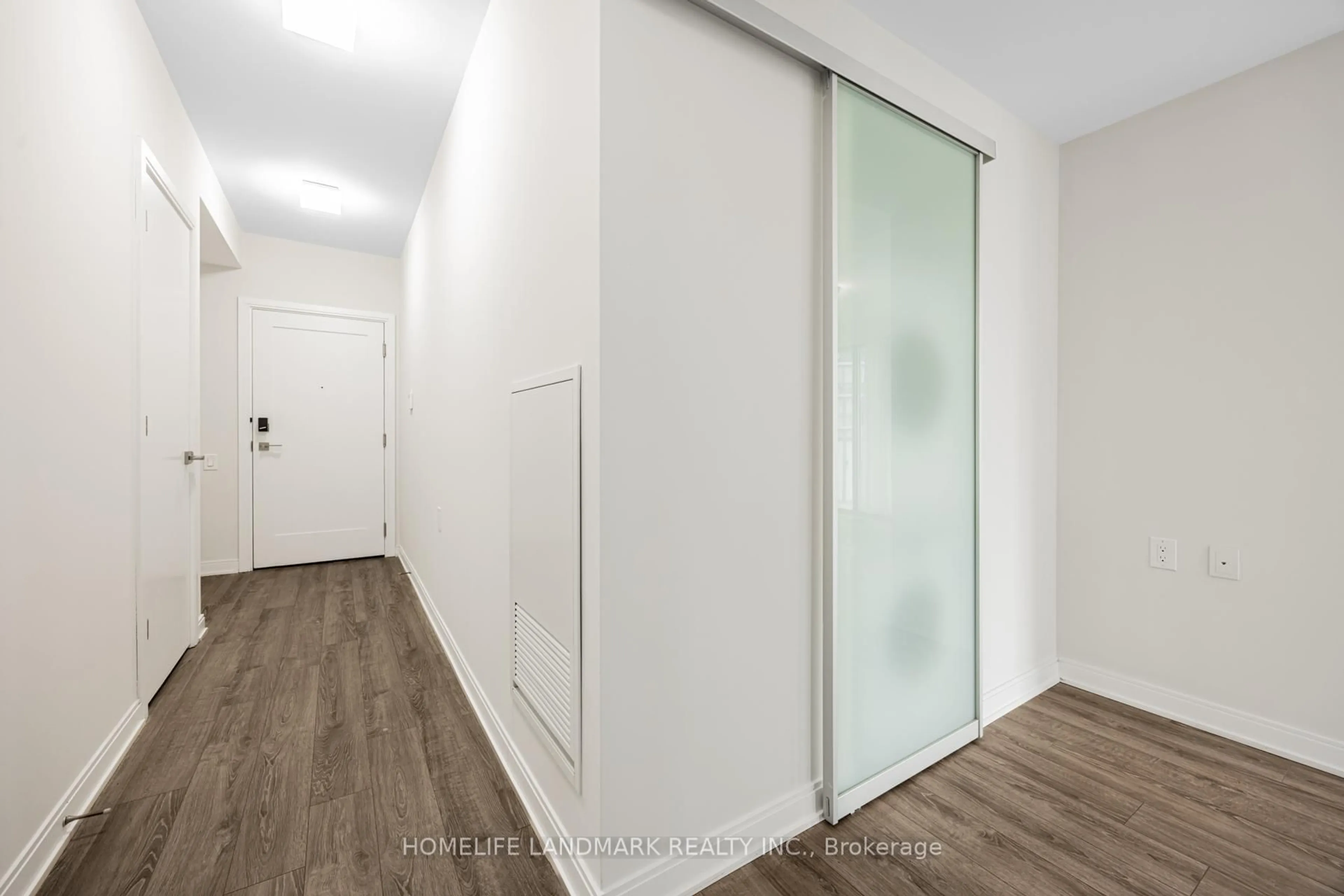 Indoor entryway for 50 Charles St #2305, Toronto Ontario M4Y 0C3
