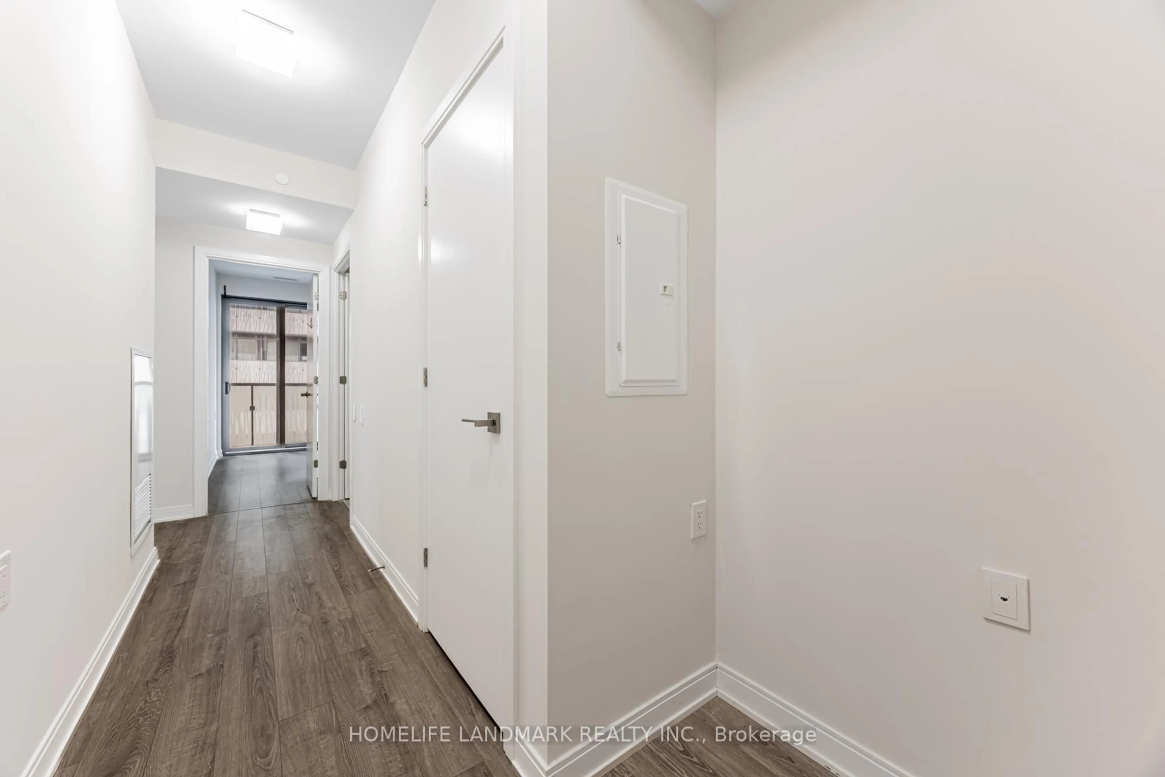 Indoor entryway for 50 Charles St #2305, Toronto Ontario M4Y 0C3