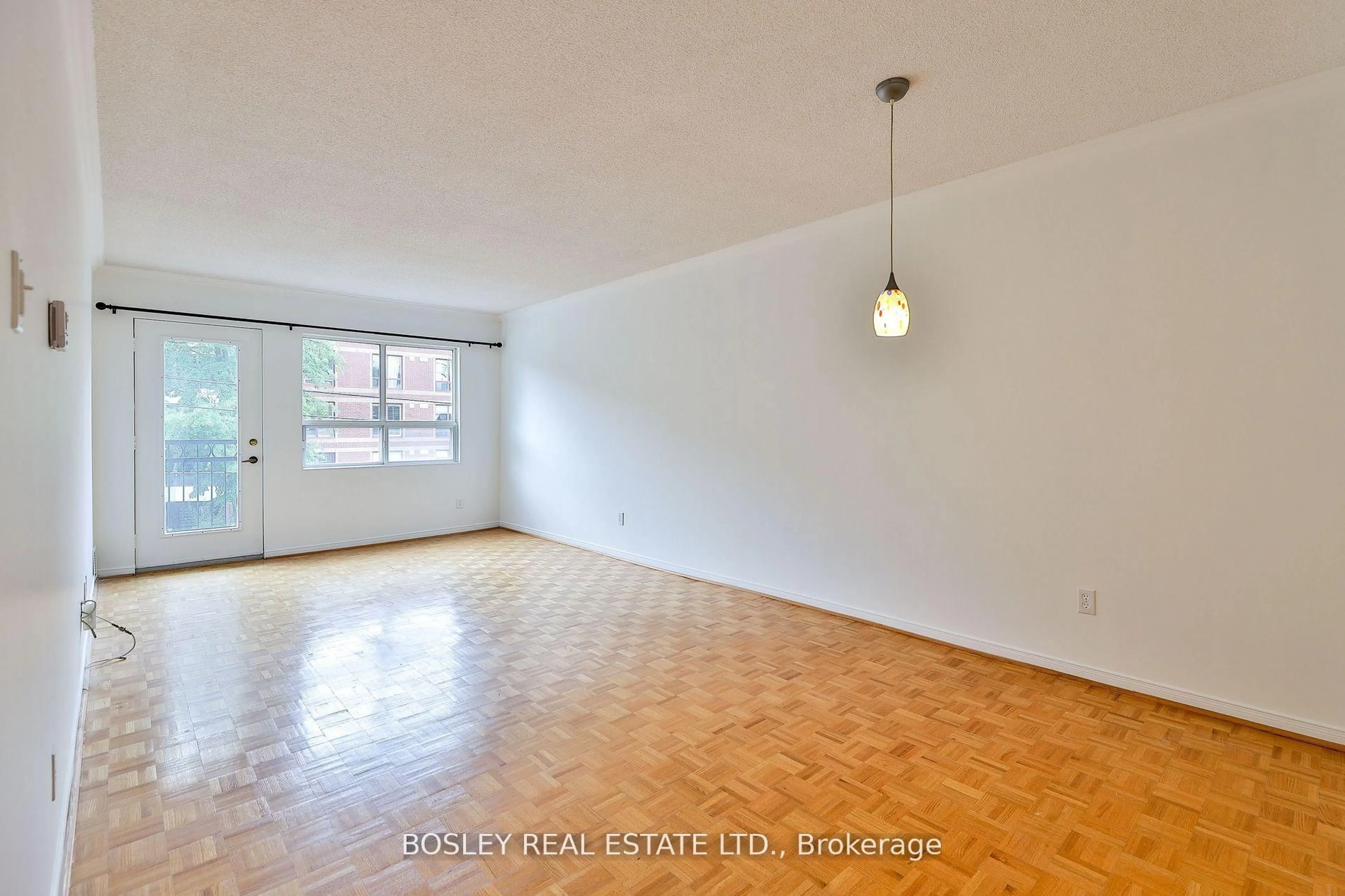 A pic of a room for 928 Millwood Rd #306, Toronto Ontario M4G 1X3