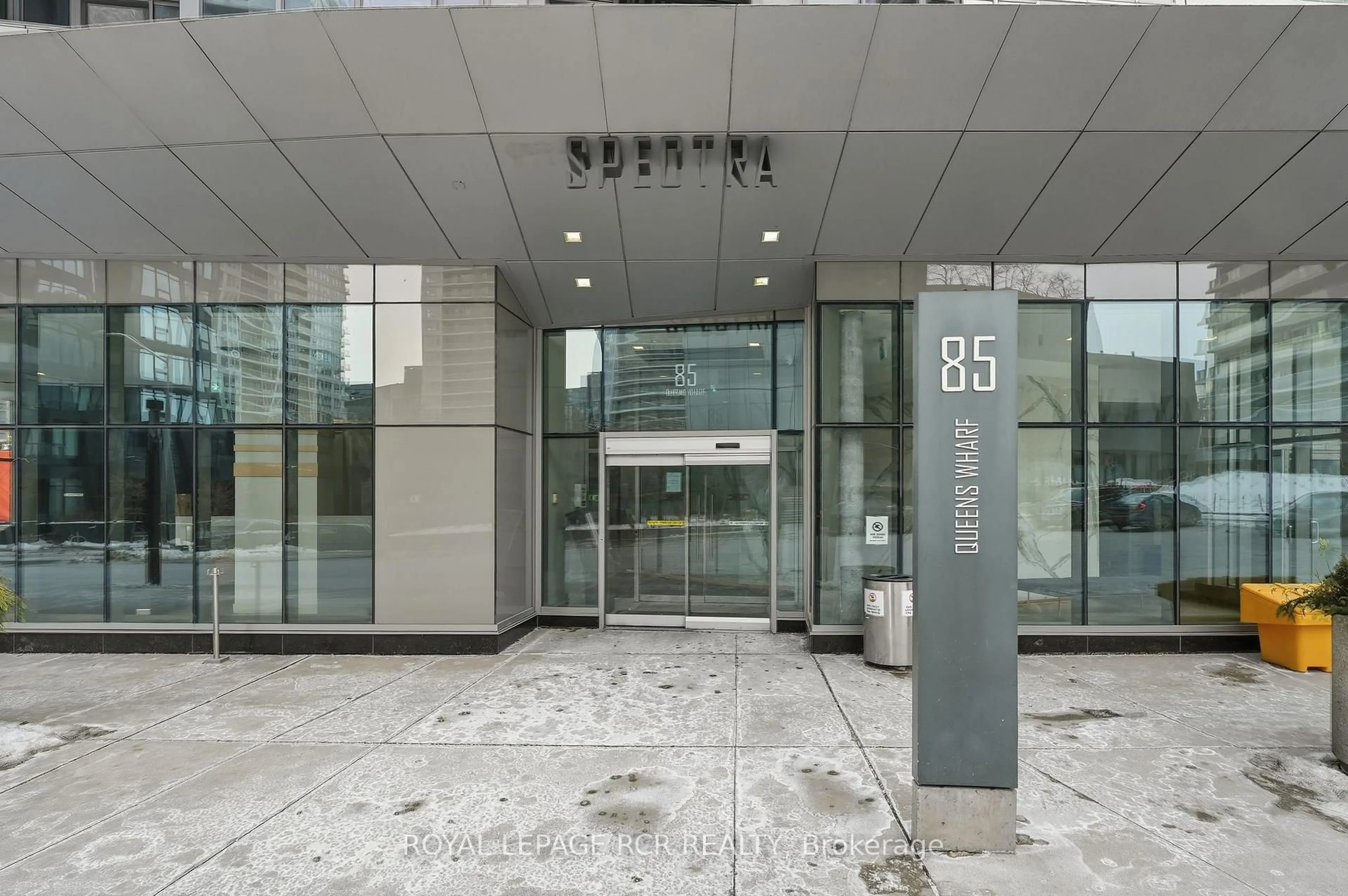 Indoor foyer for 85 Queens Wharf Rd #1107, Toronto Ontario M5V 0J9