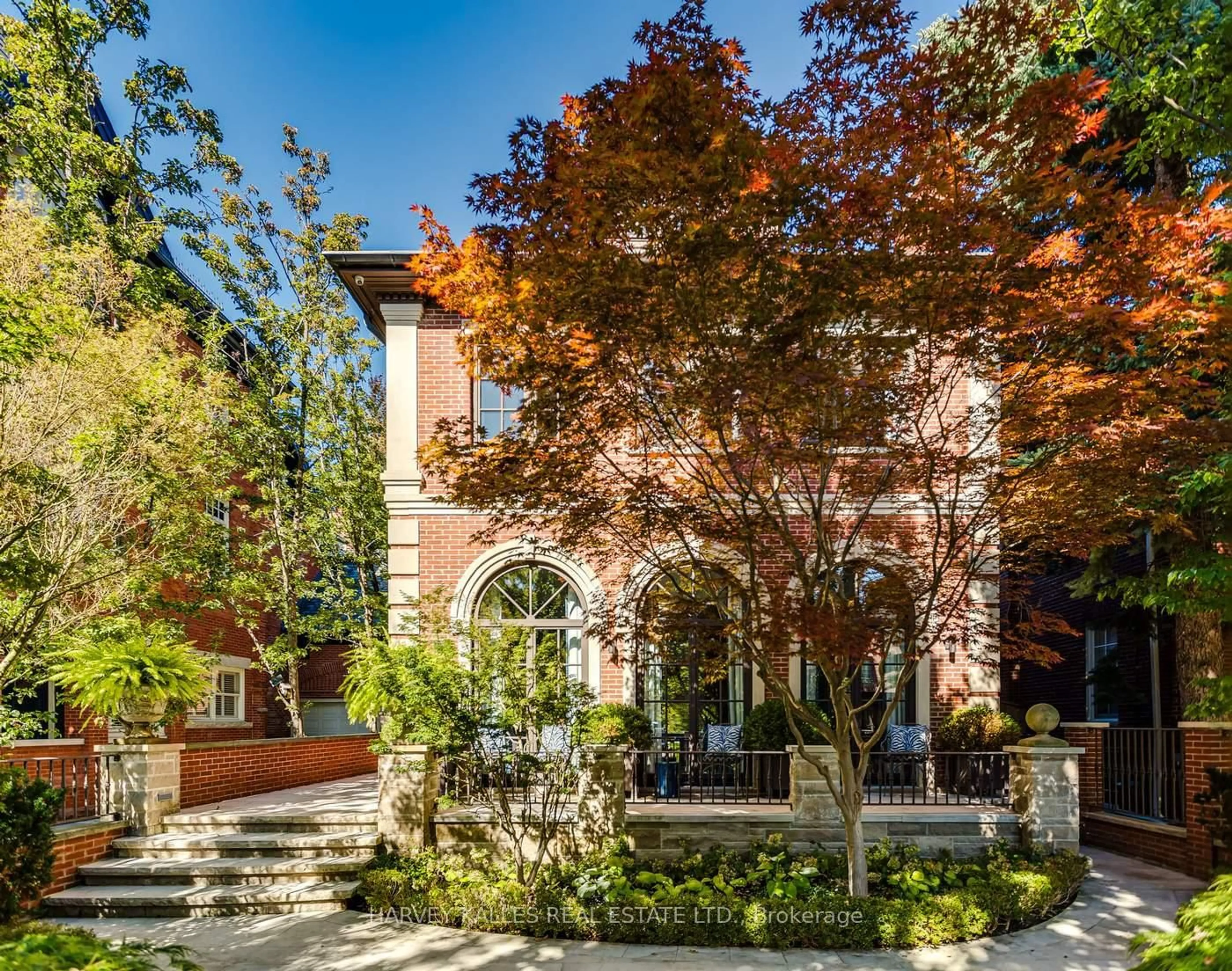 Home with brick exterior material, street for 92 South Dr, Toronto Ontario M4W 1R6