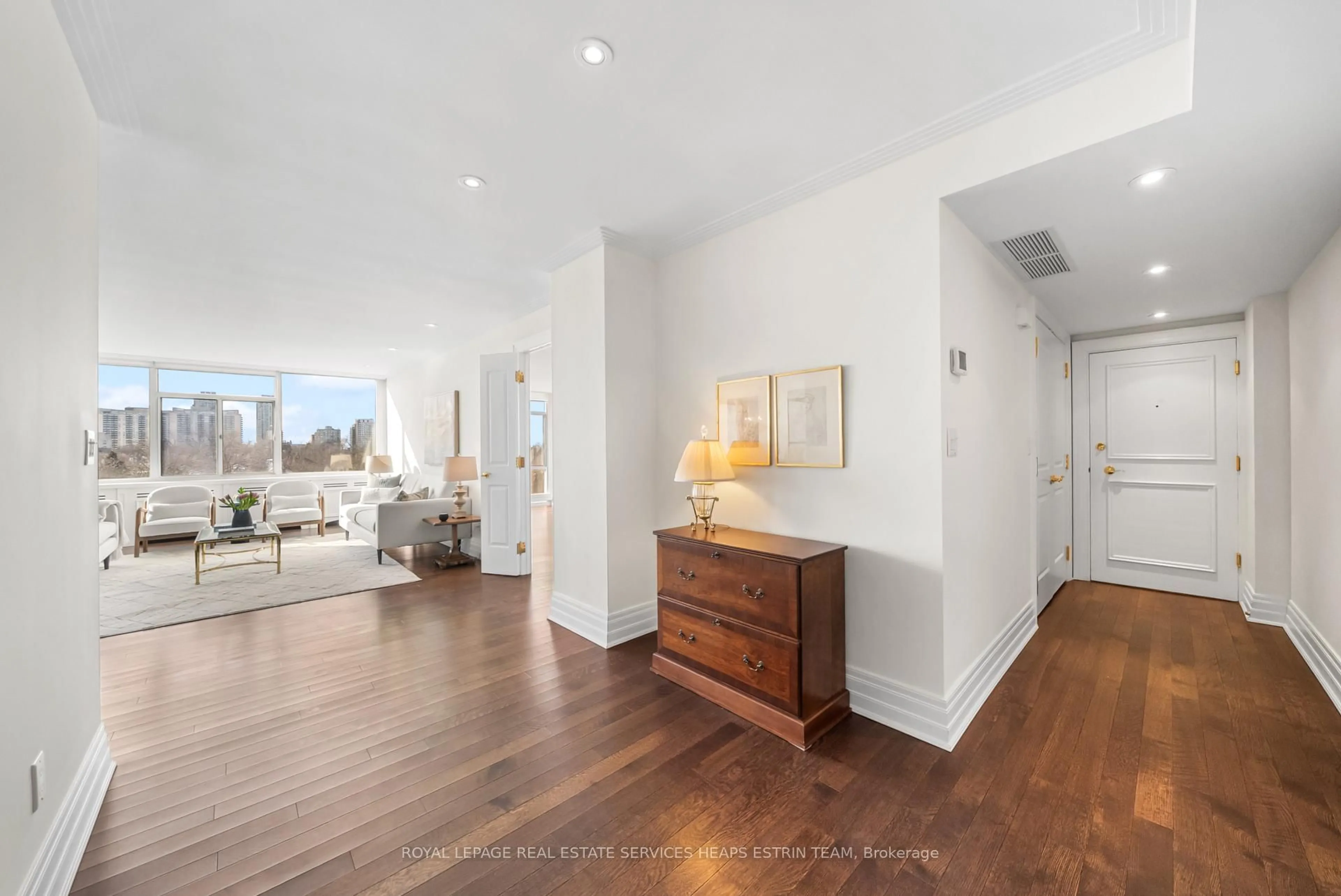 Unknown for 500 Avenue Rd #807, Toronto Ontario M4V 2J6