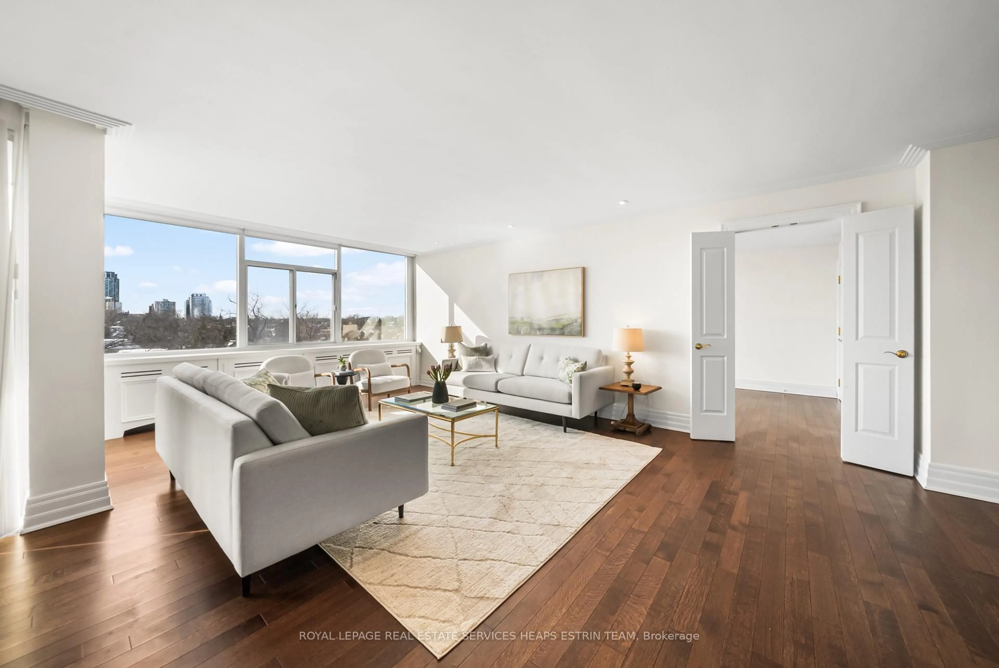 Living room with furniture, unknown for 500 Avenue Rd #807, Toronto Ontario M4V 2J6