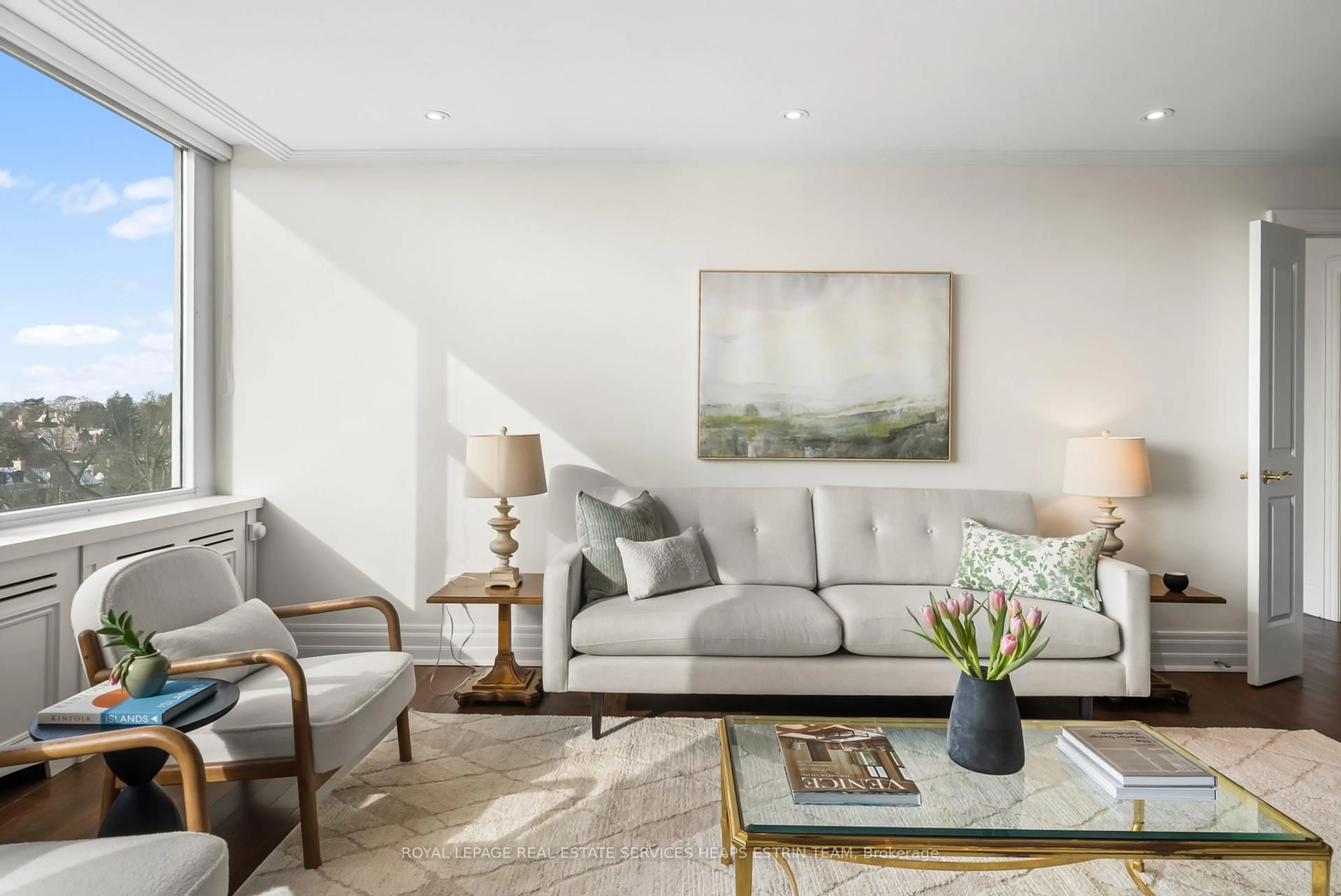 Living room with furniture, unknown for 500 Avenue Rd #807, Toronto Ontario M4V 2J6