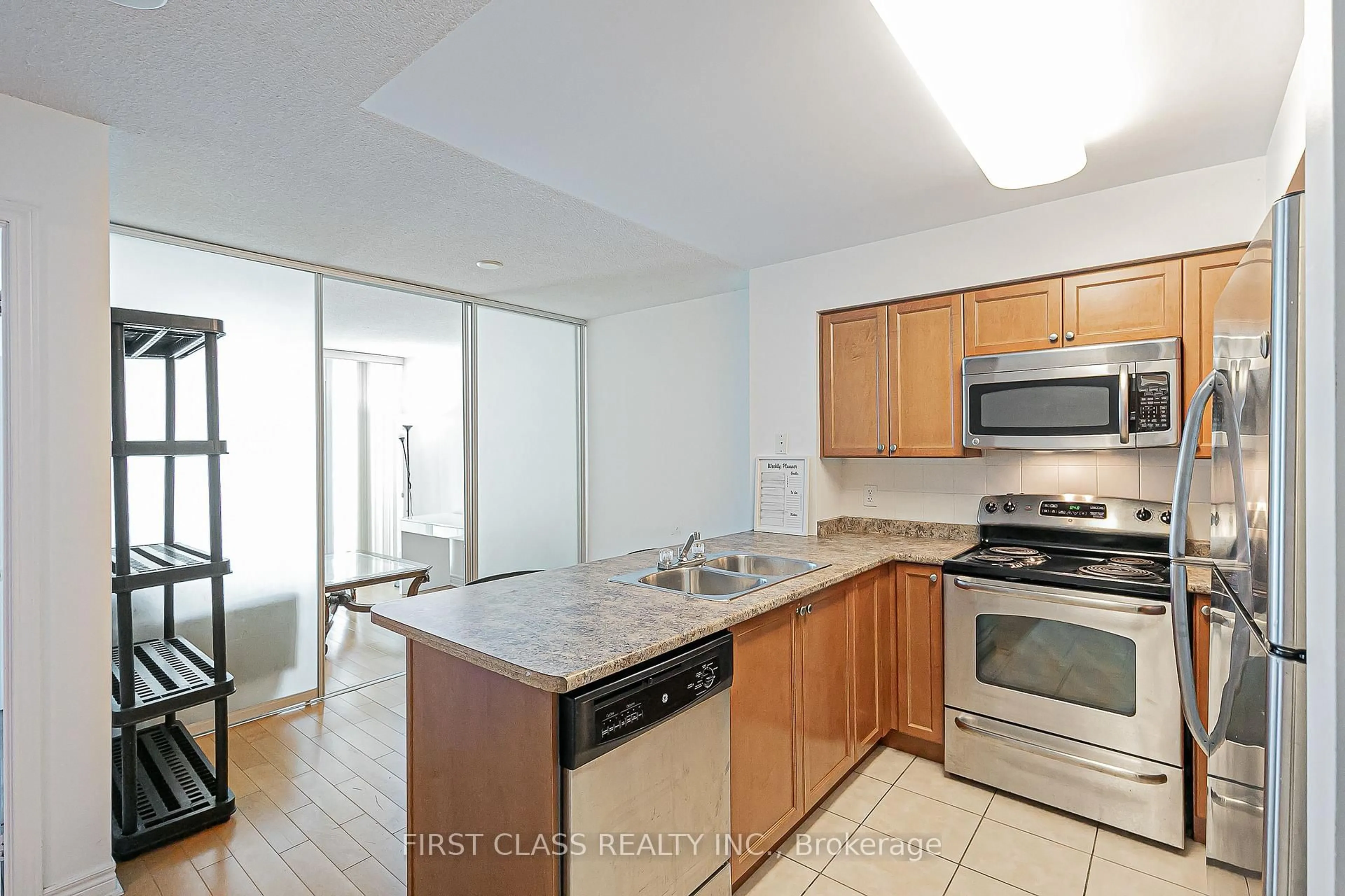 Standard kitchen, unknown for 51 Lower Simcoe St #1202, Toronto Ontario M5J 3A2