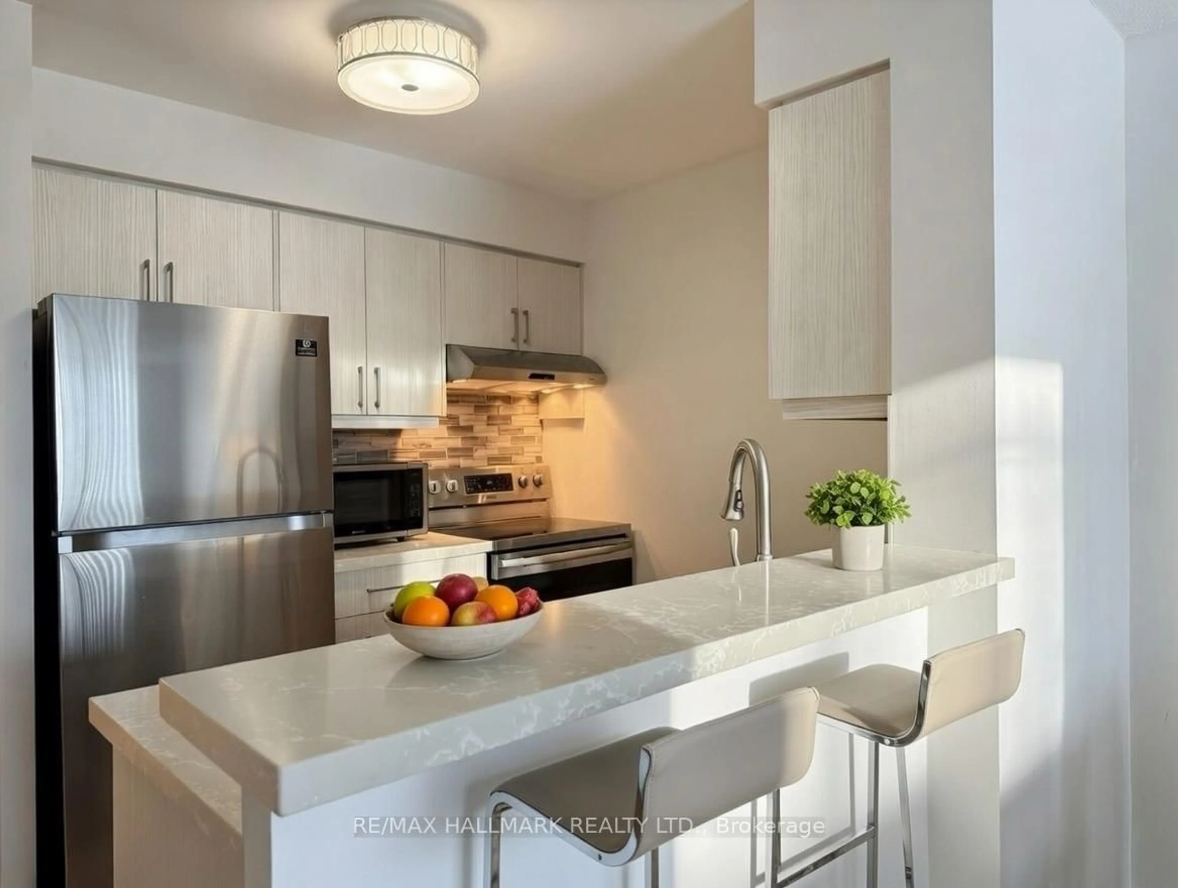 Contemporary kitchen, ceramic/tile floor for 233 Beecroft Rd #522, Toronto Ontario M2N 6Z9