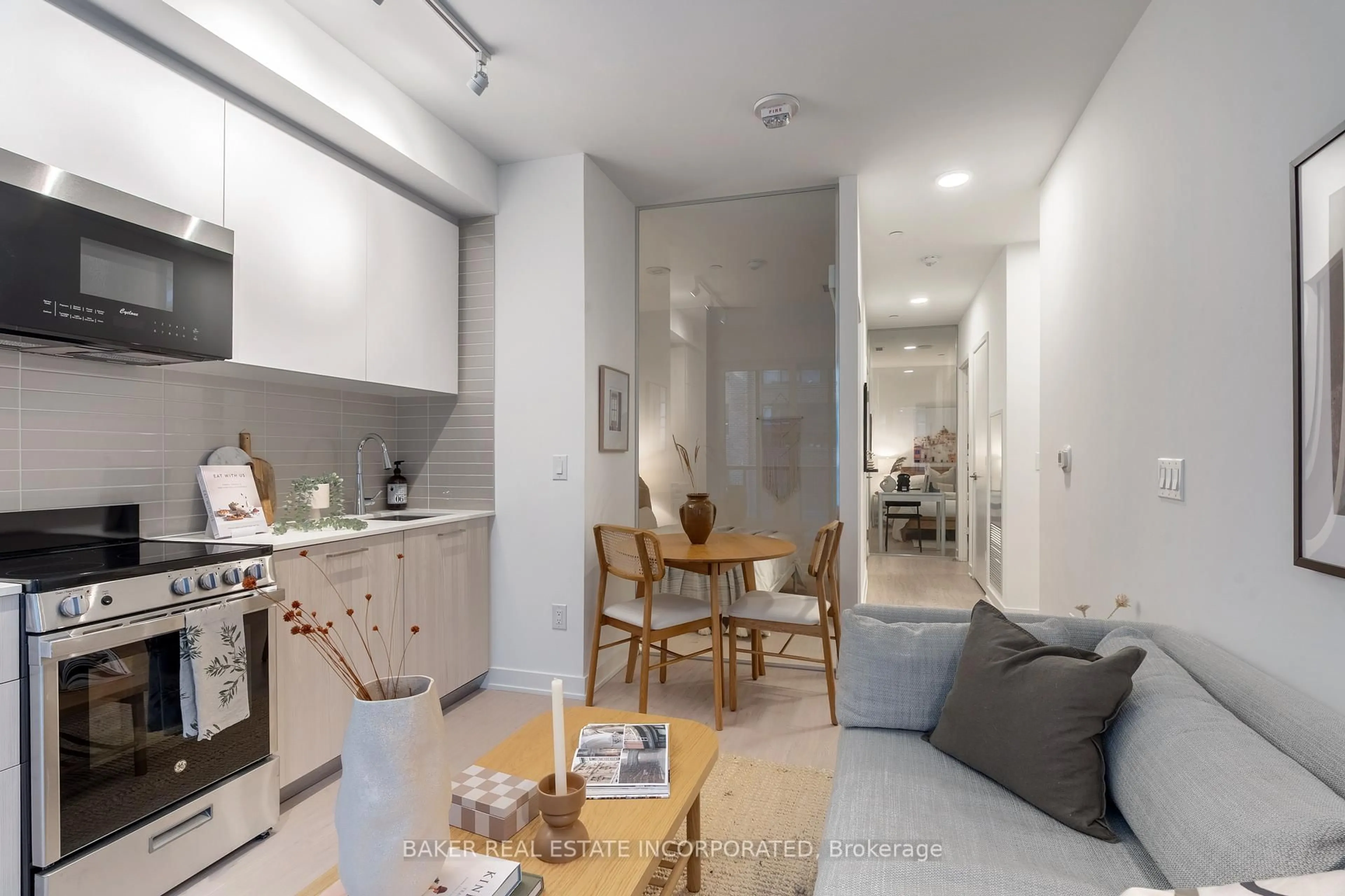 Unknown for 65 Mutual St #412, Toronto Ontario M5B 0E5