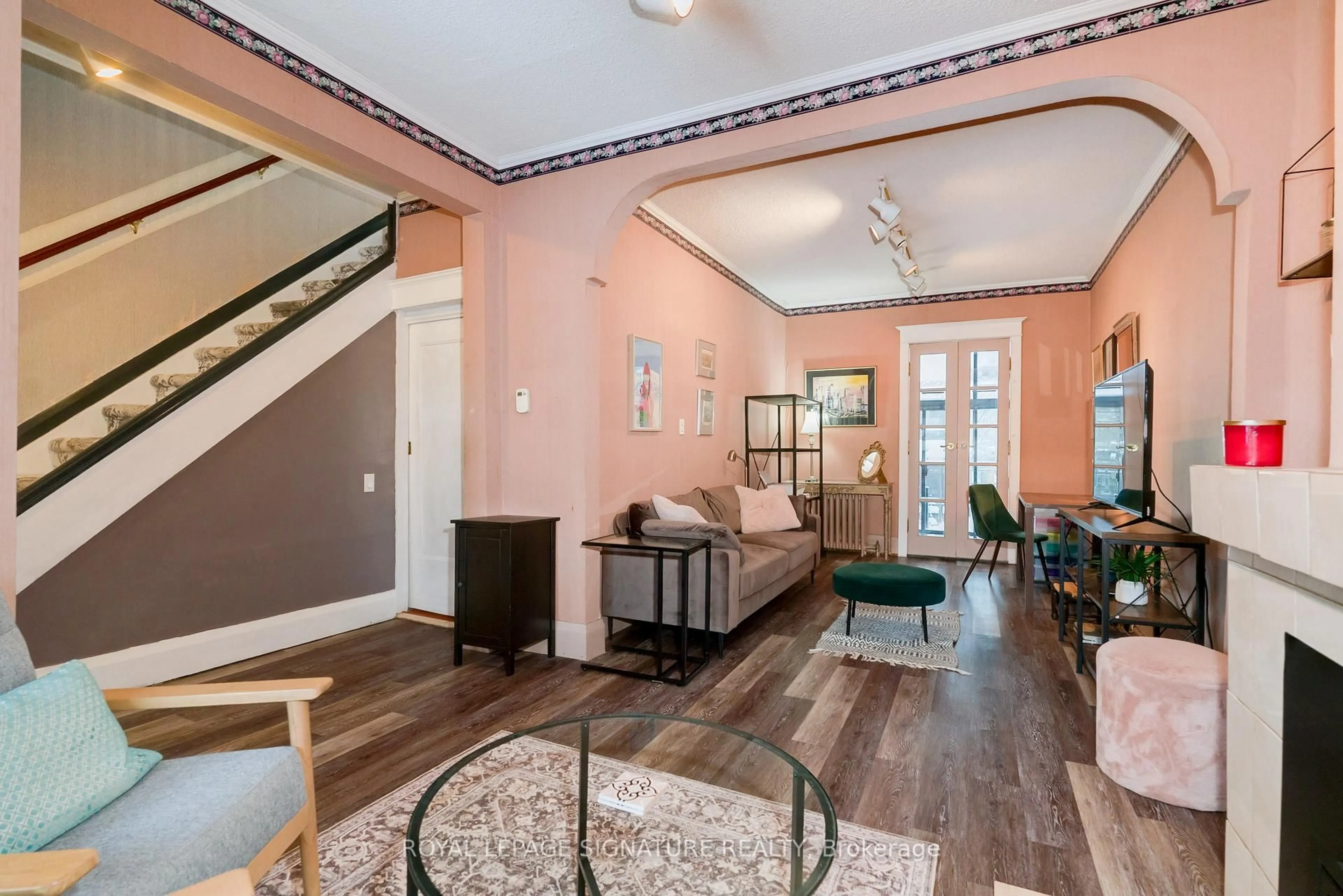 Unknown for 1089 Mt Pleasant Rd, Toronto Ontario M4P 2M7