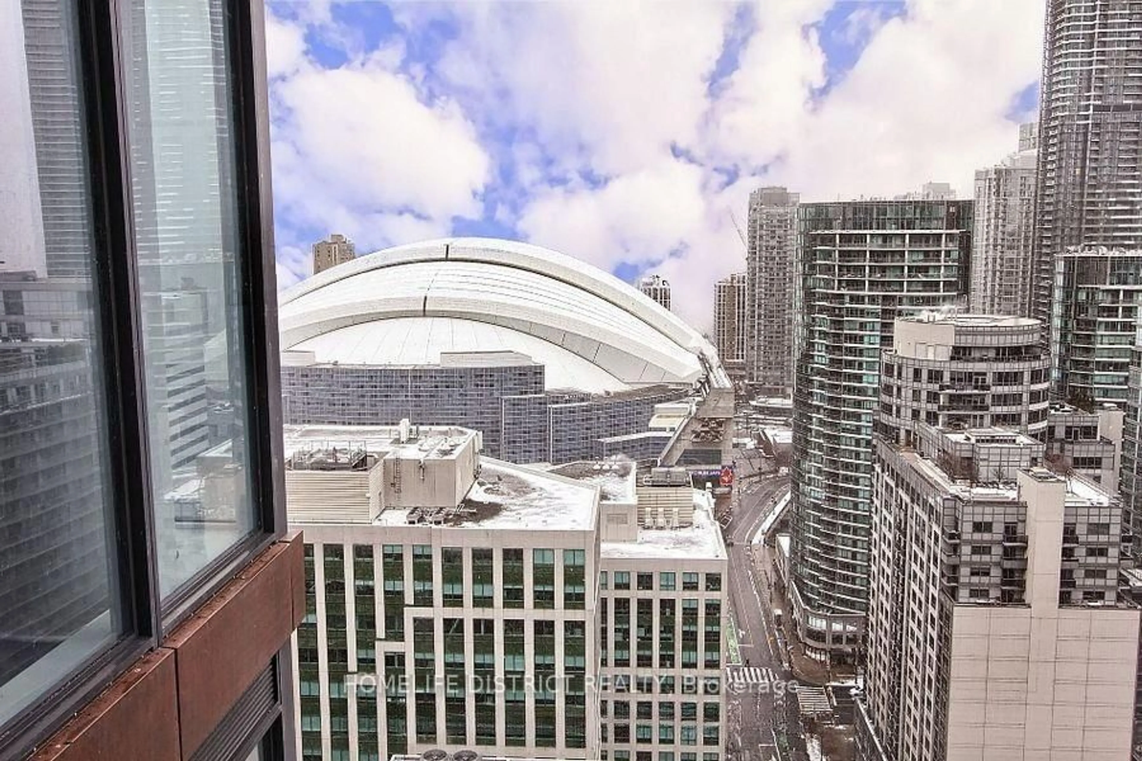 Patio, city buildings view from balcony for 55 MERCER St #3202, Toronto Ontario M5V 0W4