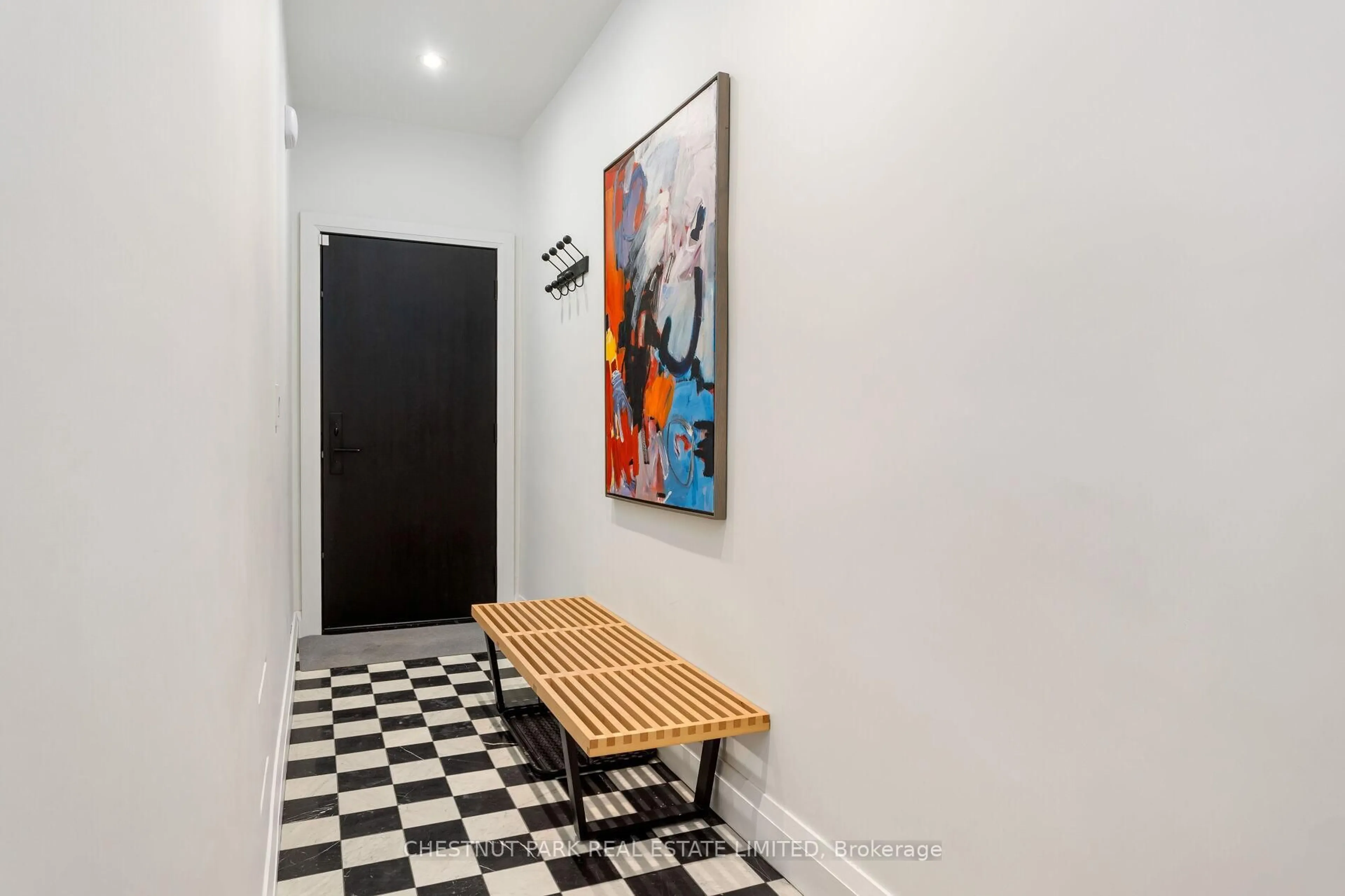 Indoor foyer for 232 Ashworth Ave, Toronto Ontario M6G 2A7