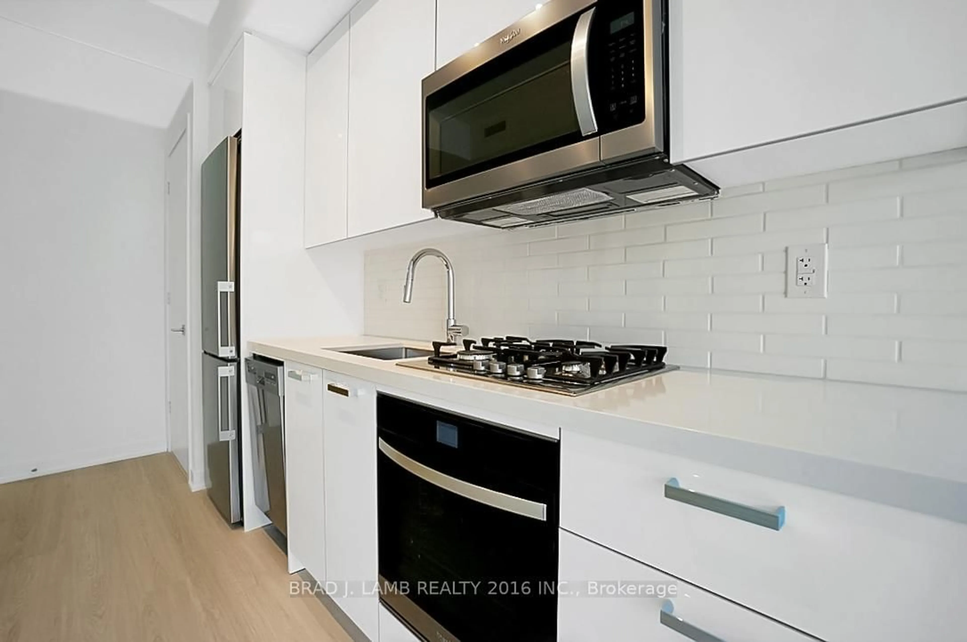 Standard kitchen, unknown for 195 McCaul St #607, Toronto Ontario M5T 1W6