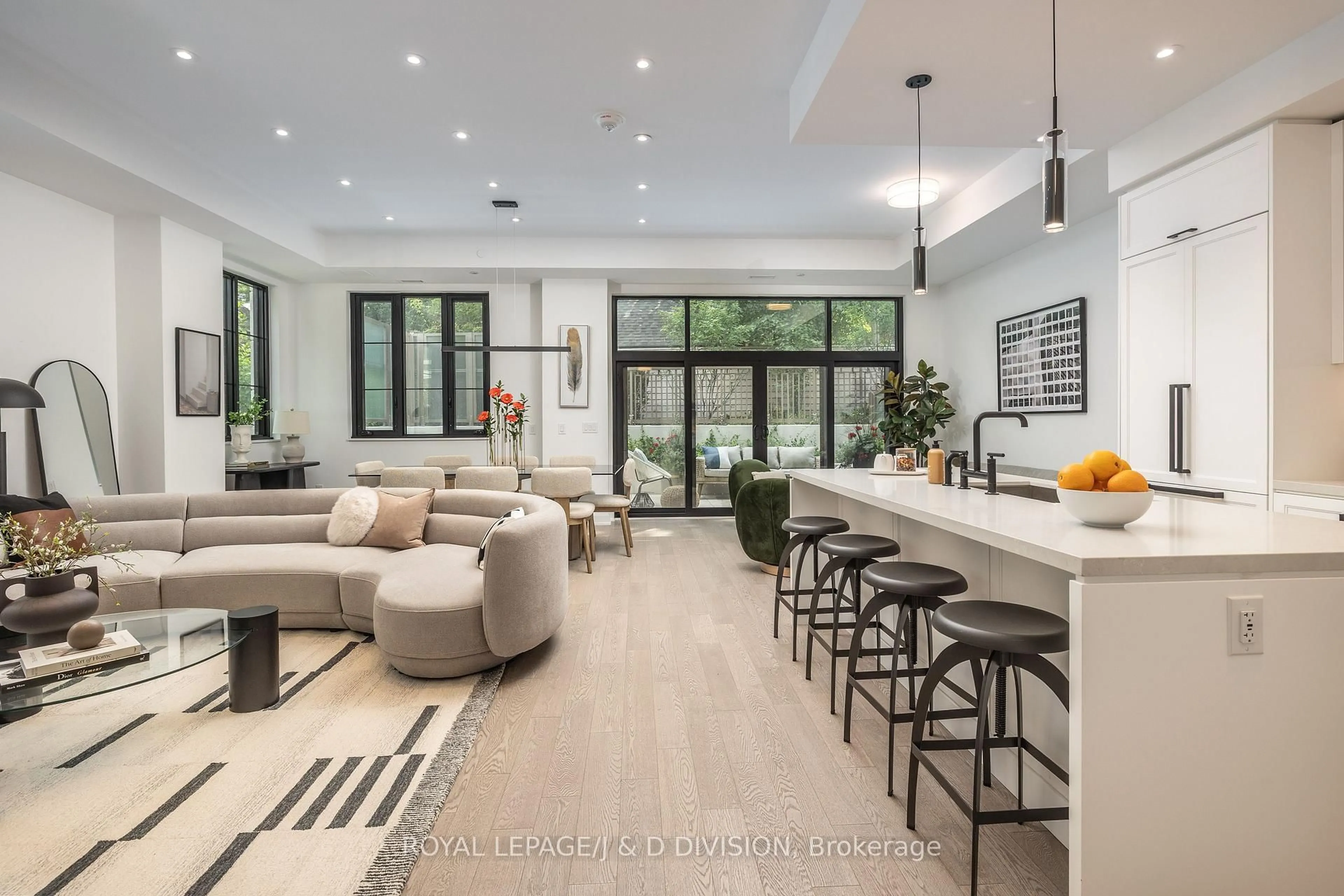 Open concept kitchen, unknown for 1 Strathgowan Ave #TH4, Toronto Ontario M4N 0B3